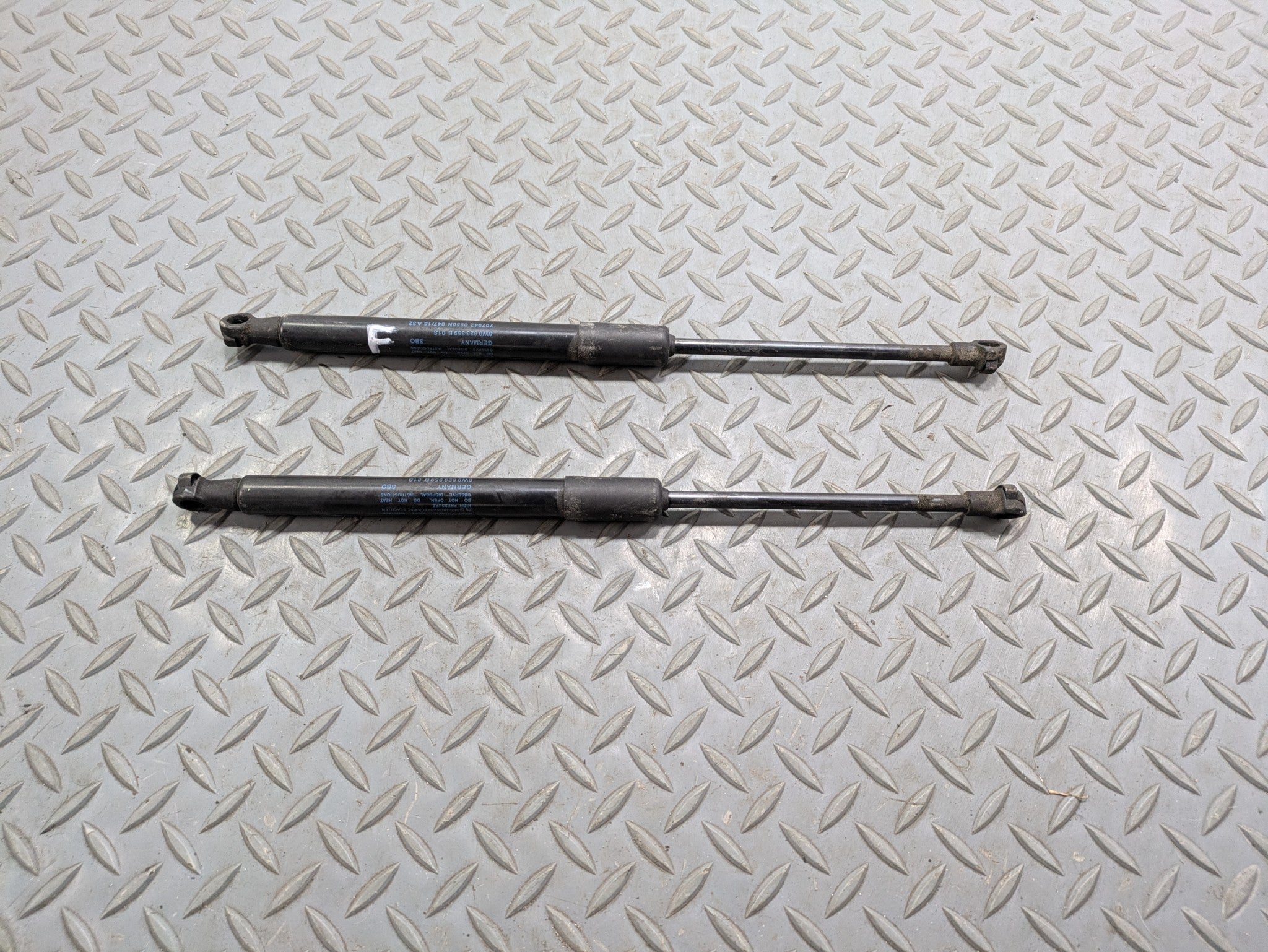 2017 - 2022 OEM AUDI S4 FRONT LEFT AND RIGHT SIDE BOONET HOOD LIFT SUPPORT SET