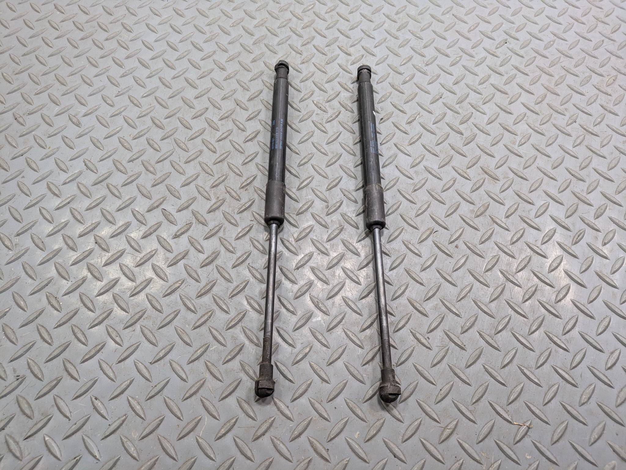 2017 - 2022 OEM AUDI S4 FRONT LEFT AND RIGHT SIDE BOONET HOOD LIFT SUPPORT SET