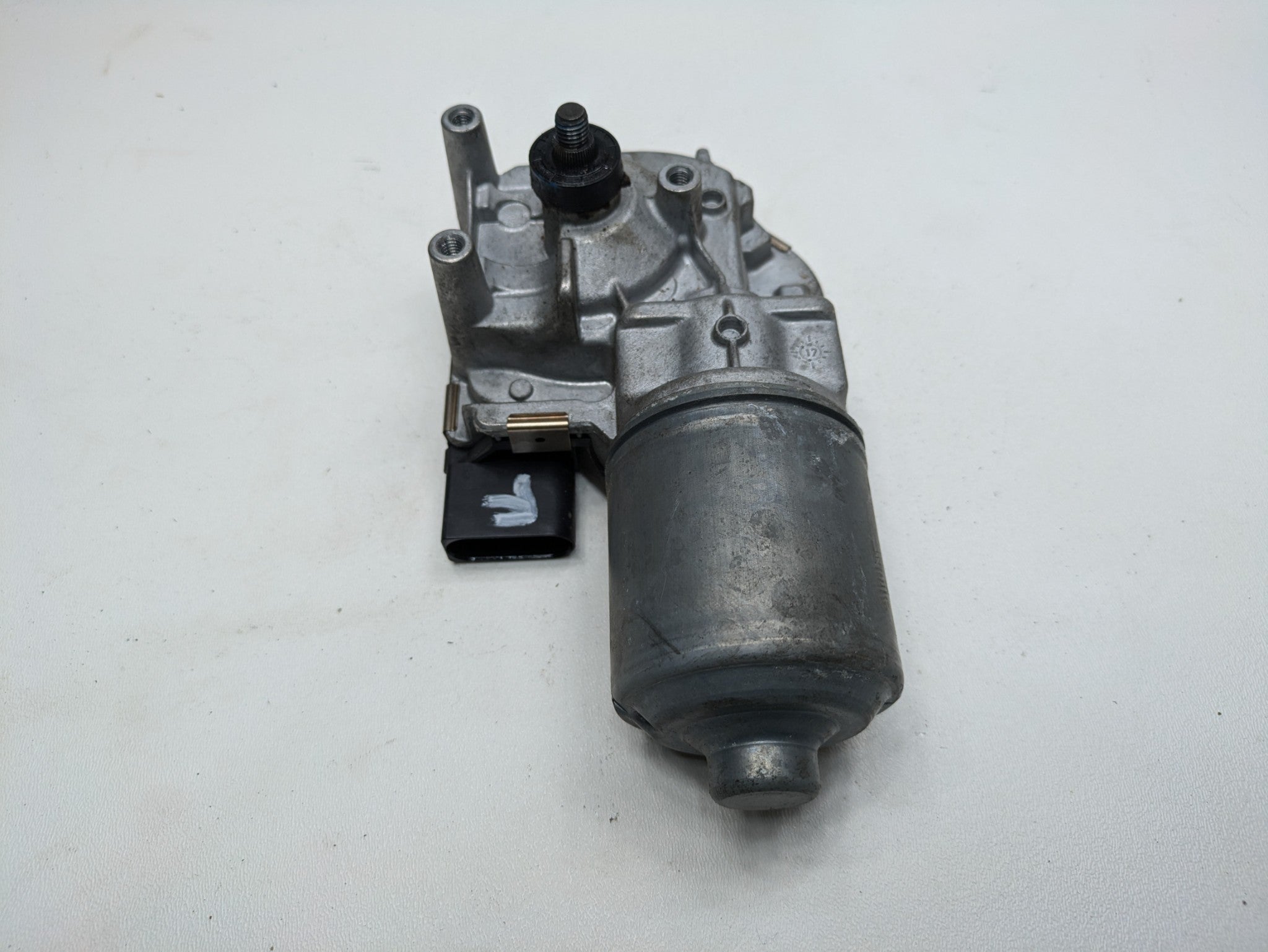 2017 - 2022 OEM AUDI S4 FRONT WINDSHIELD WIPER MOTOR ASSEMBLY
