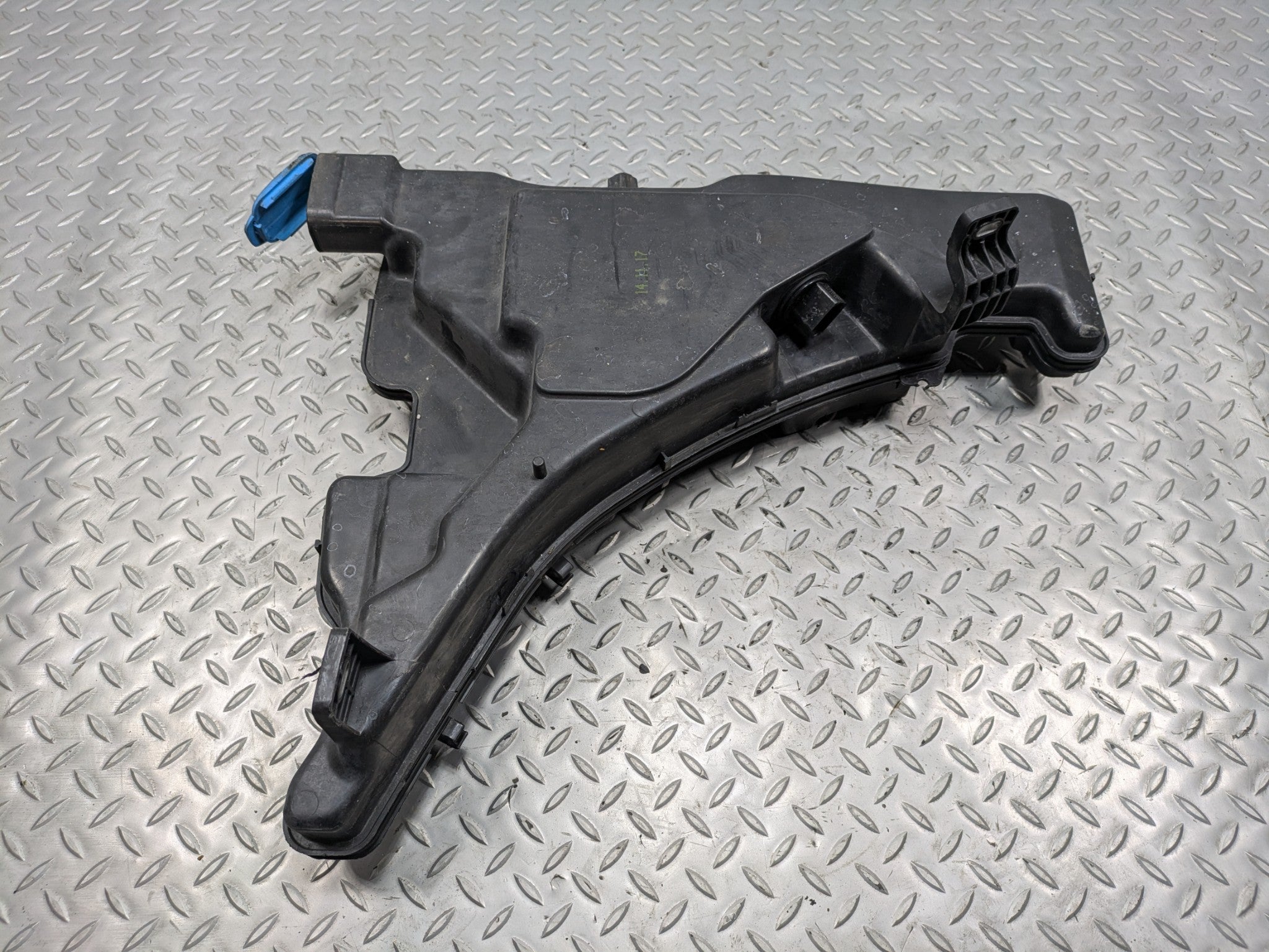 2017 - 2022 OEM AUDI S4 WIPER WINDSHIELD WASHER RESERVOIR BOTTLE TANK