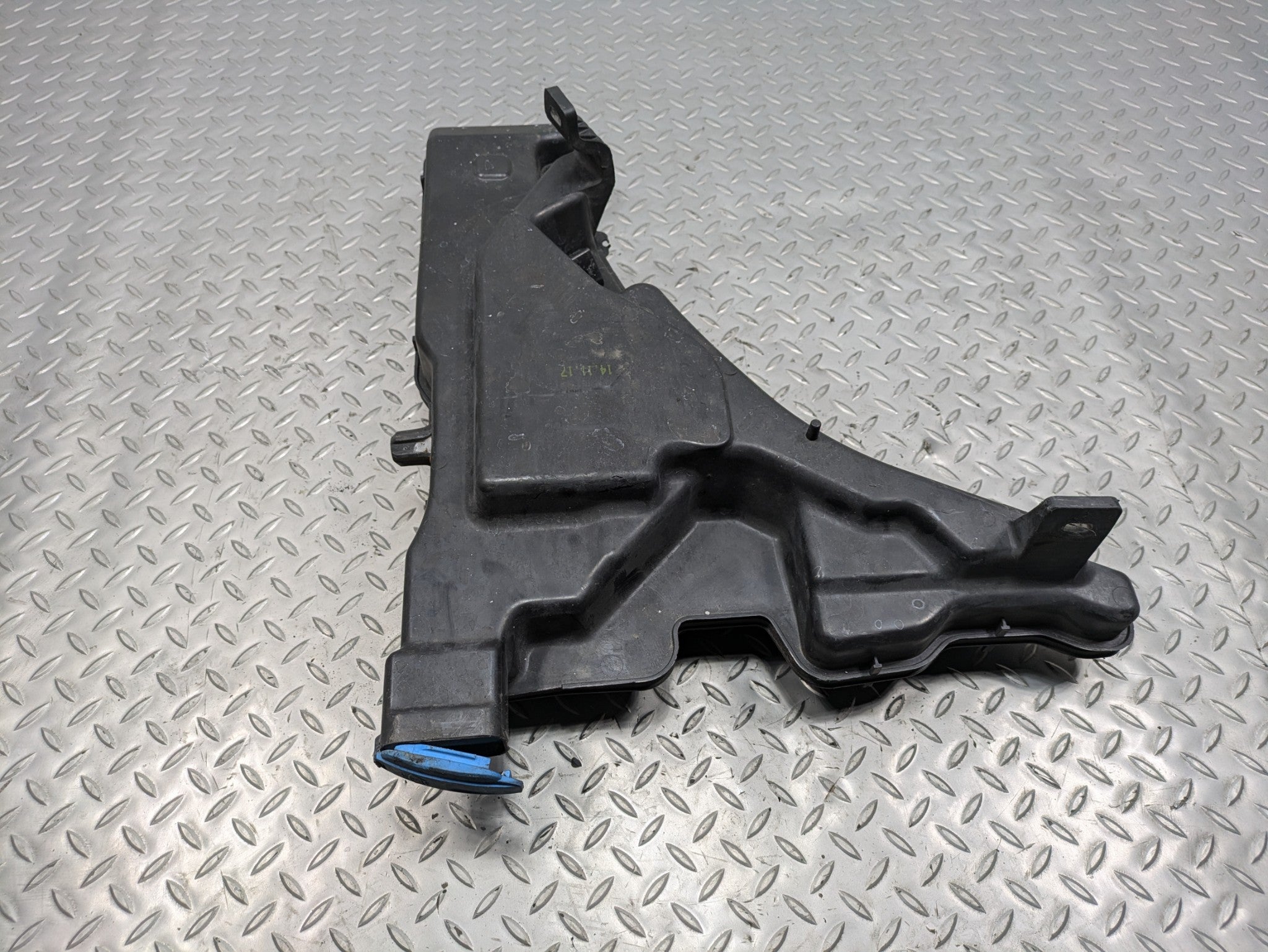 2017 - 2022 OEM AUDI S4 WIPER WINDSHIELD WASHER RESERVOIR BOTTLE TANK