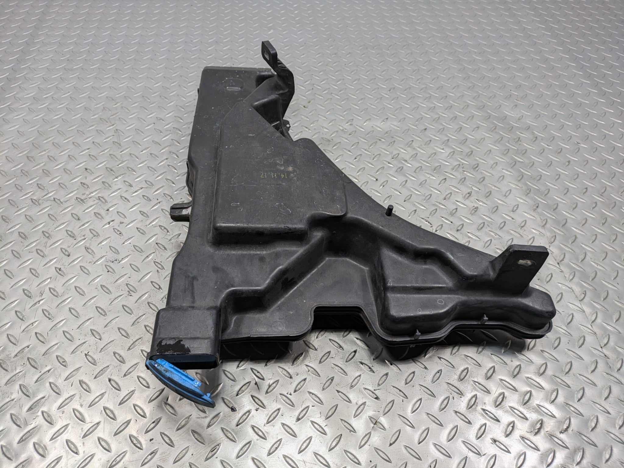 2017 - 2022 OEM AUDI S4 WIPER WINDSHIELD WASHER RESERVOIR BOTTLE TANK