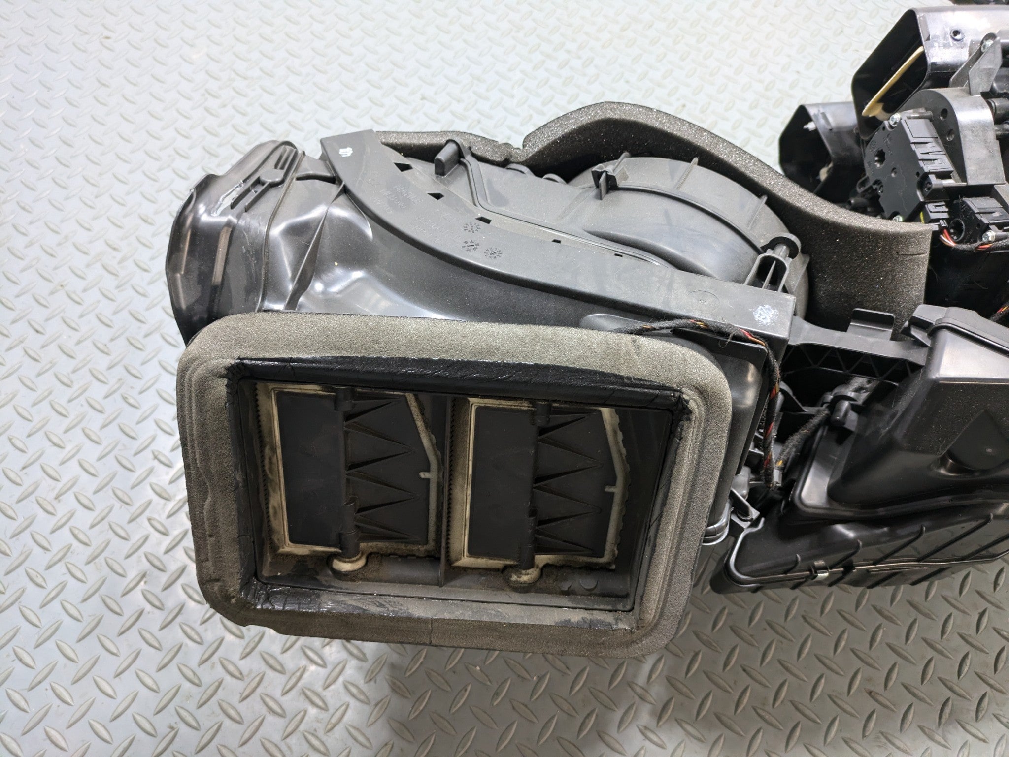 2017 - 2022 OEM AUDI S4 HVAC AC EVAPORATOR CLIMATE HEATER ASSEMBLY
