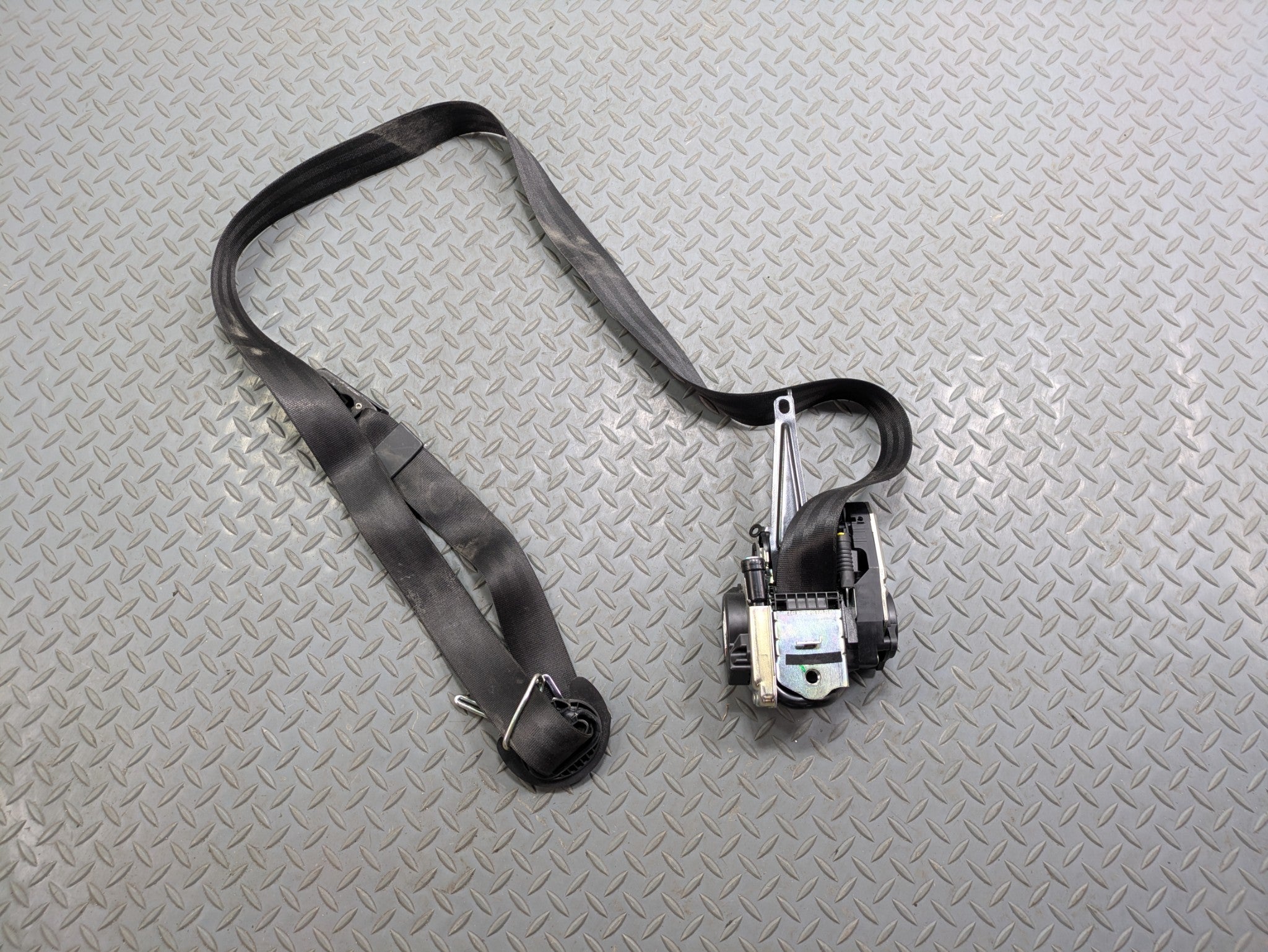 2017 - 2022 OEM AUDI S4 FRONT LEFT DRIVER SIDE SEAT BELT RETRACTOR BLACK