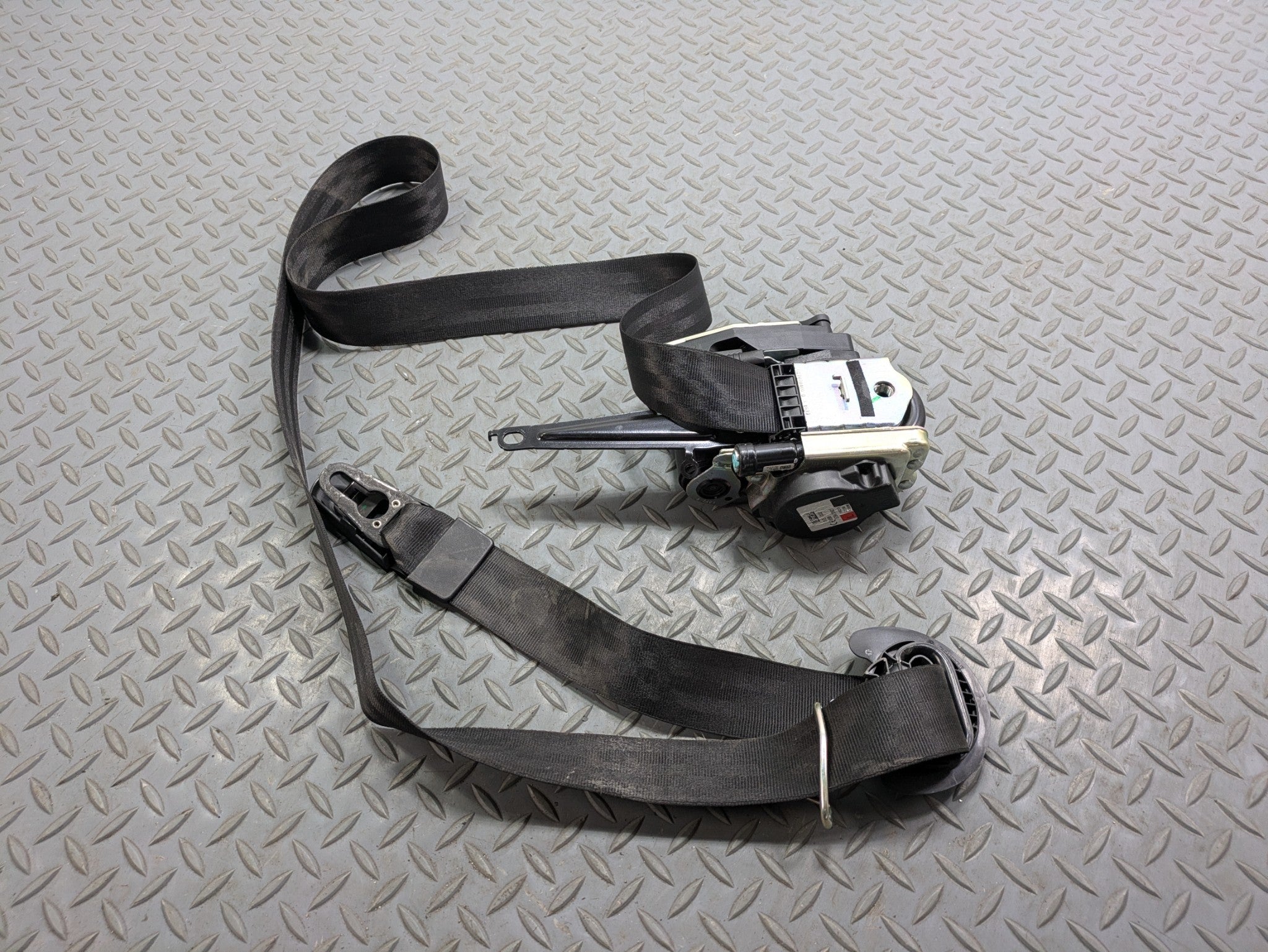 2017 - 2022 OEM AUDI S4 FRONT LEFT DRIVER SIDE SEAT BELT RETRACTOR BLACK
