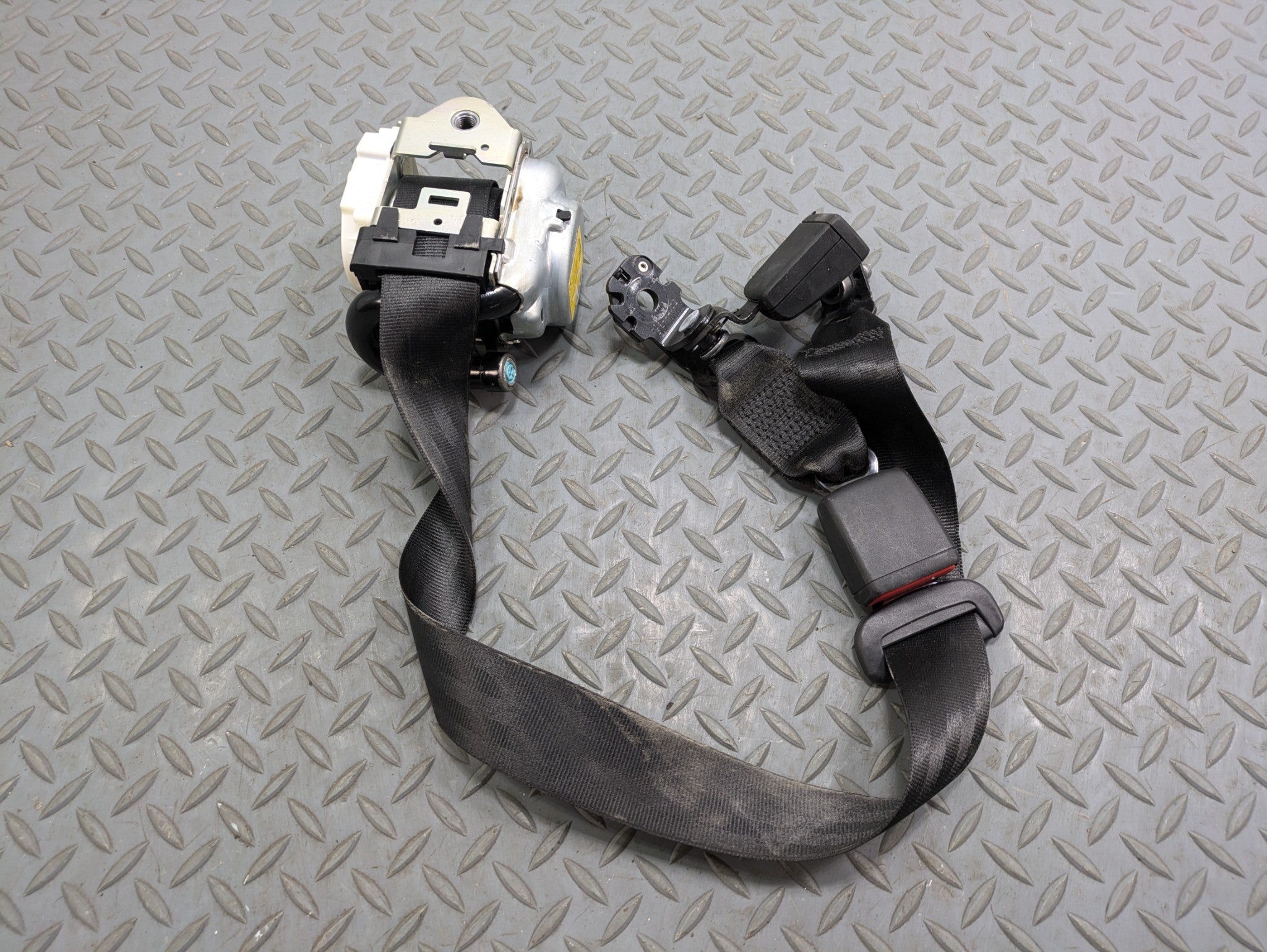17 - 22 OEM AUDI S4 REAR RIGHT PASSENGER SIDE SEAT BELT RETRACTOR WITH BUCKLE