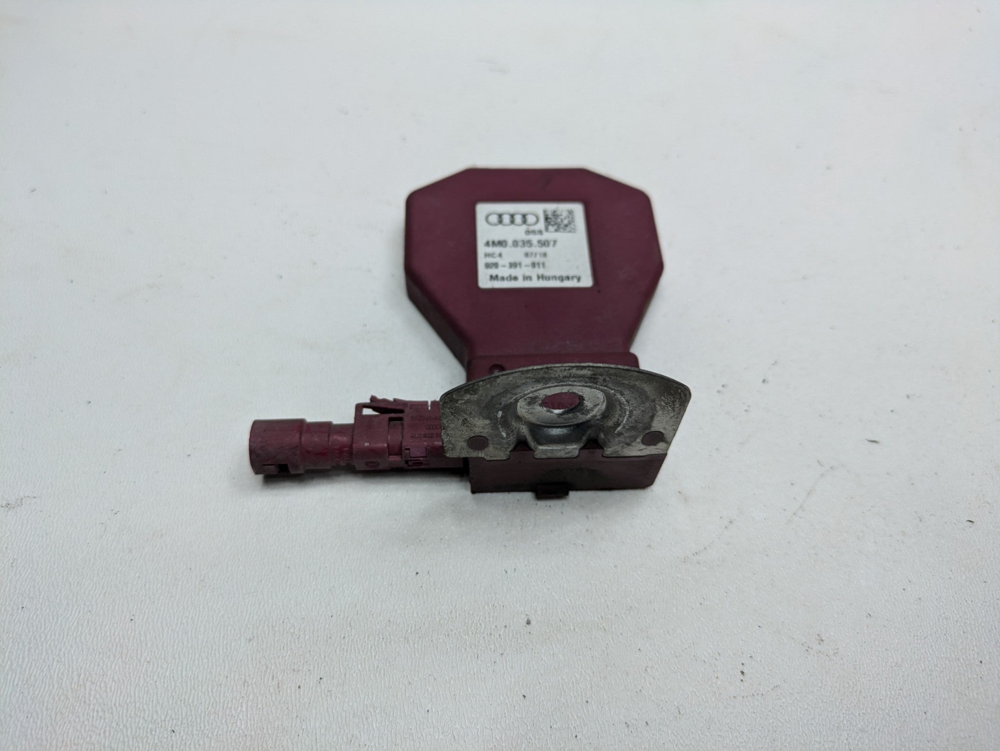 2017 - 2022 OEM AUDI S4 REAR MOBILE PHONE RADIO ANTENNA ASSEMBLY