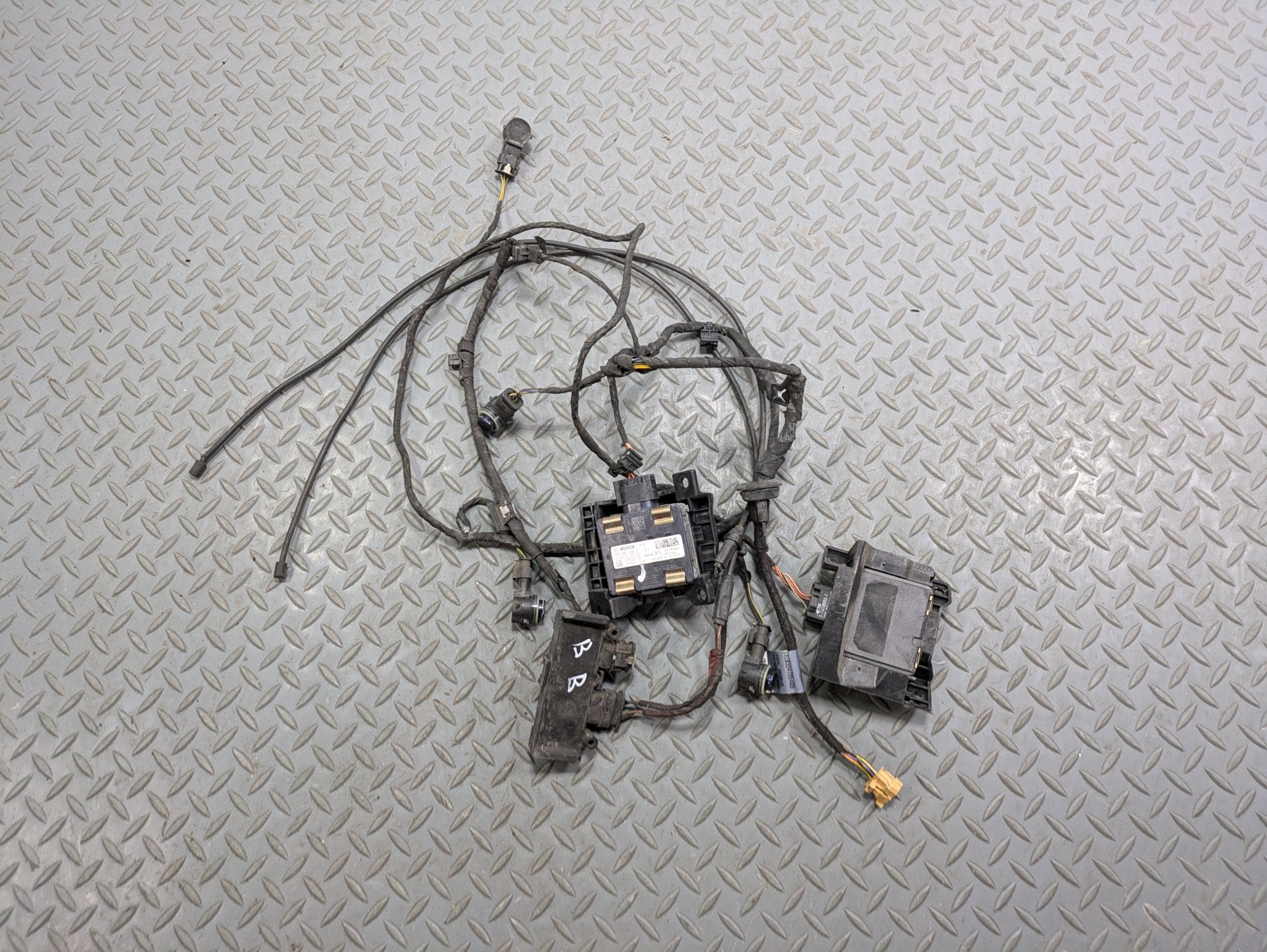 2017 - 2022 OEM AUDI S4 PARK ASSIST SENSOR WITH REAR WIRE HARNESS ASSEMBLY