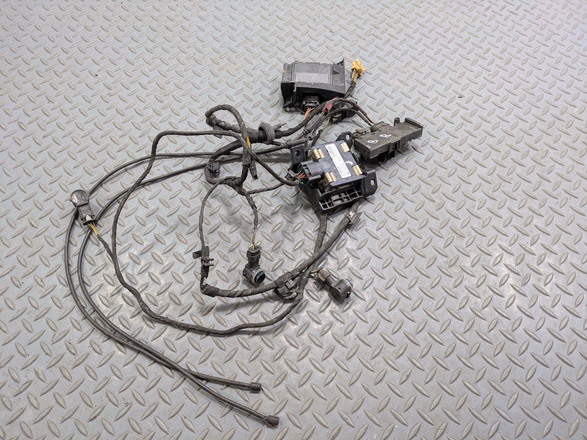 2017 - 2022 OEM AUDI S4 PARK ASSIST SENSOR WITH REAR WIRE HARNESS ASSEMBLY