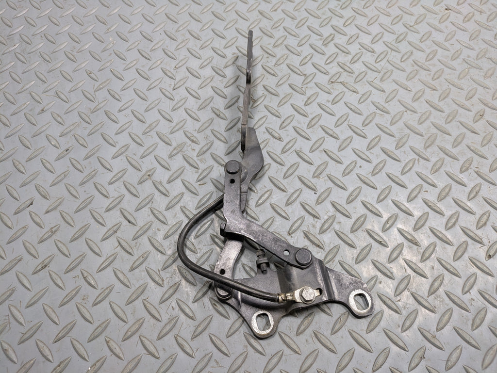 06 - 08 OEM BMW 328I FRONT LEFT DRIVER SIDE HOOD BONNET HINGE SUPPORT BRACKET