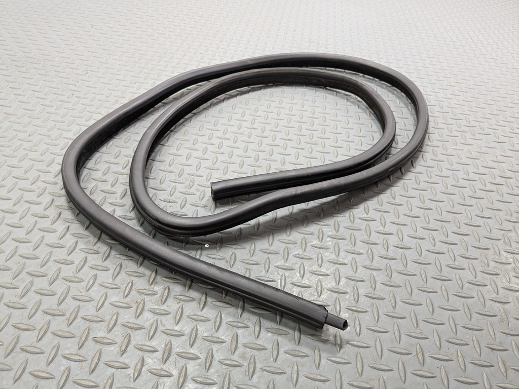 06 - 08 OEM BMW 328I FRONT LEFT DRIVER SIDE DOOR SEAL WEATHER STRIPPING RUBBER