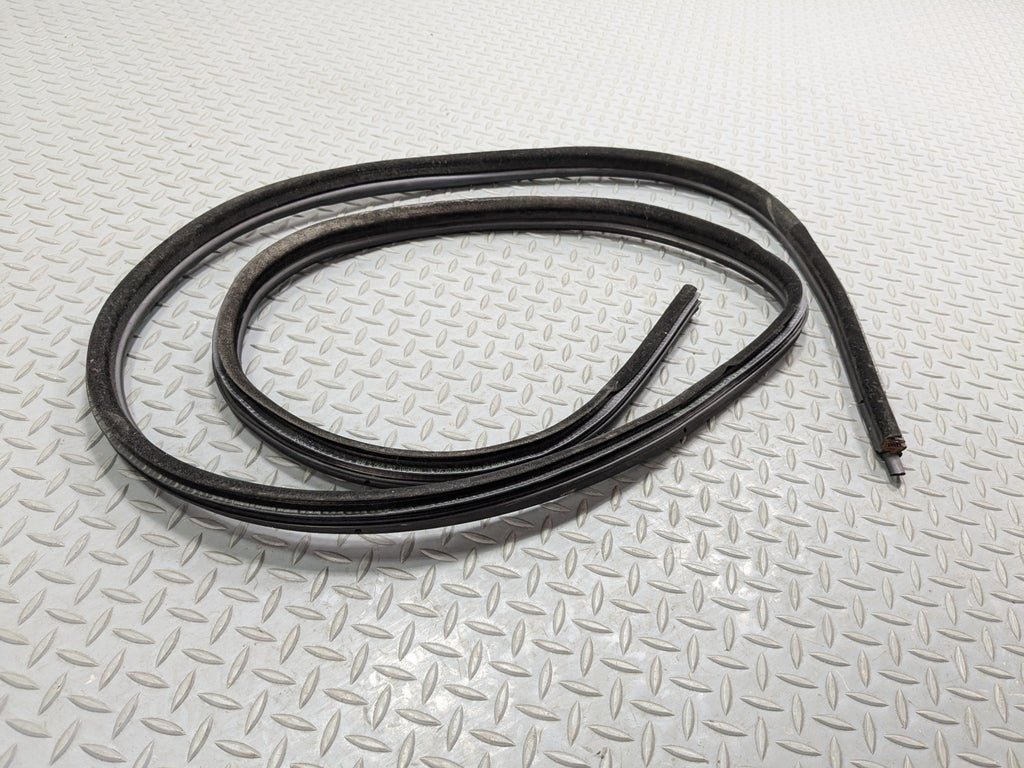 06 - 08 OEM BMW 328I FRONT LEFT DRIVER SIDE DOOR SEAL WEATHER STRIPPING RUBBER