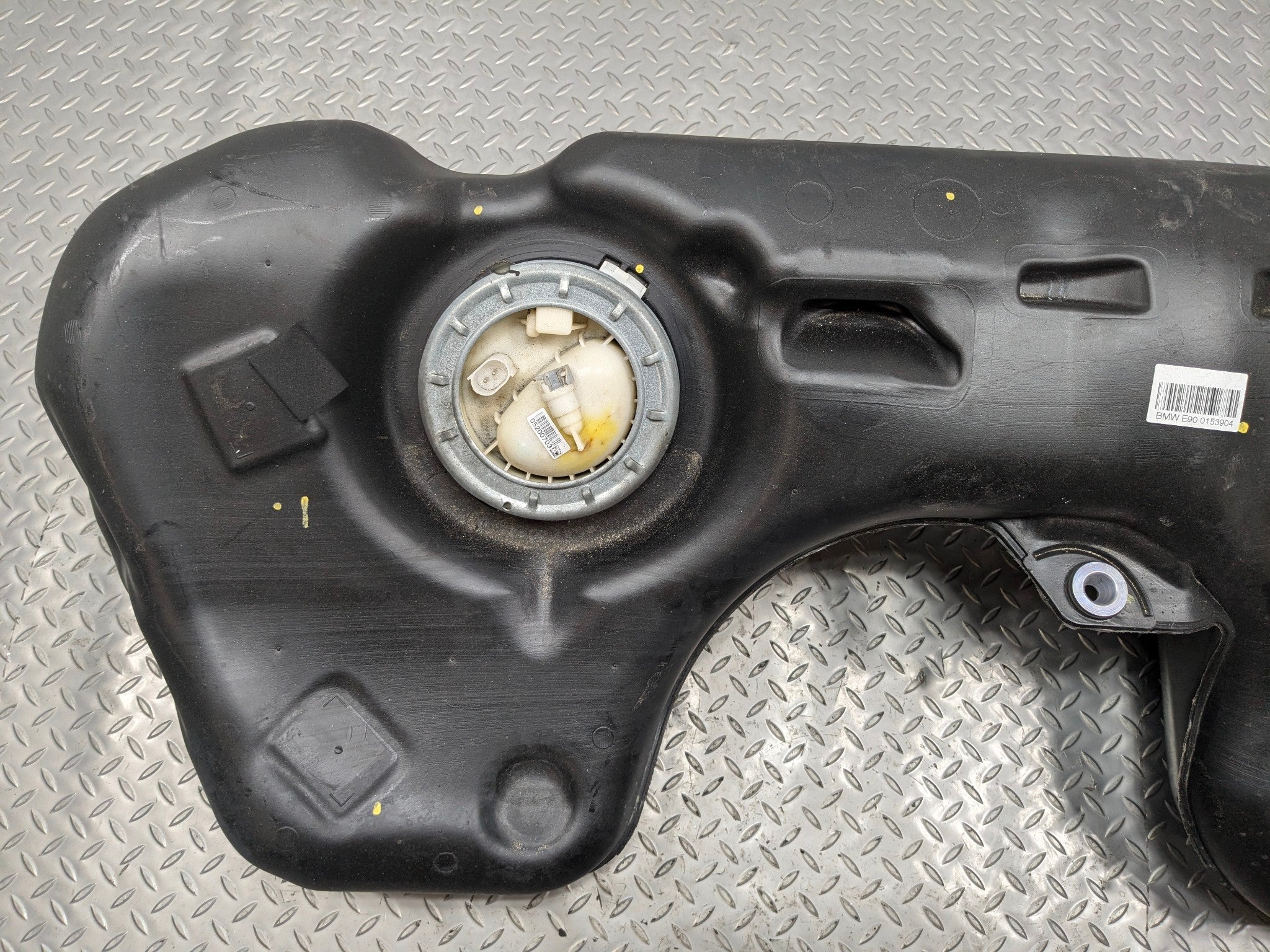 06 - 08 OEM BMW 328I GAS FUEL TANK RESERVOIR ASSEMBLY