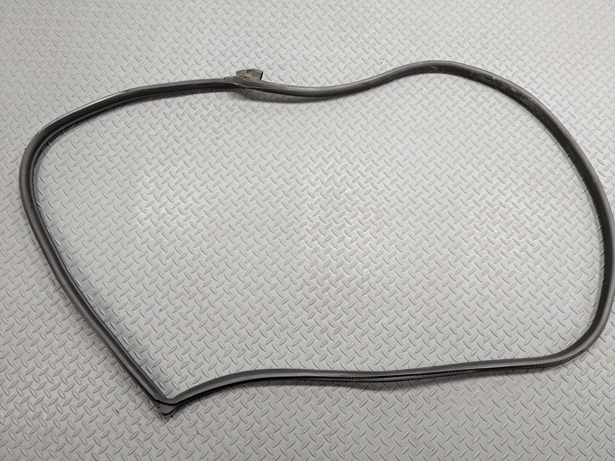 2002 - 2004 OEM MINI COOPER FRONT LEFT SIDE DOOR SEAL WEATHER STRIPPING RUBBER