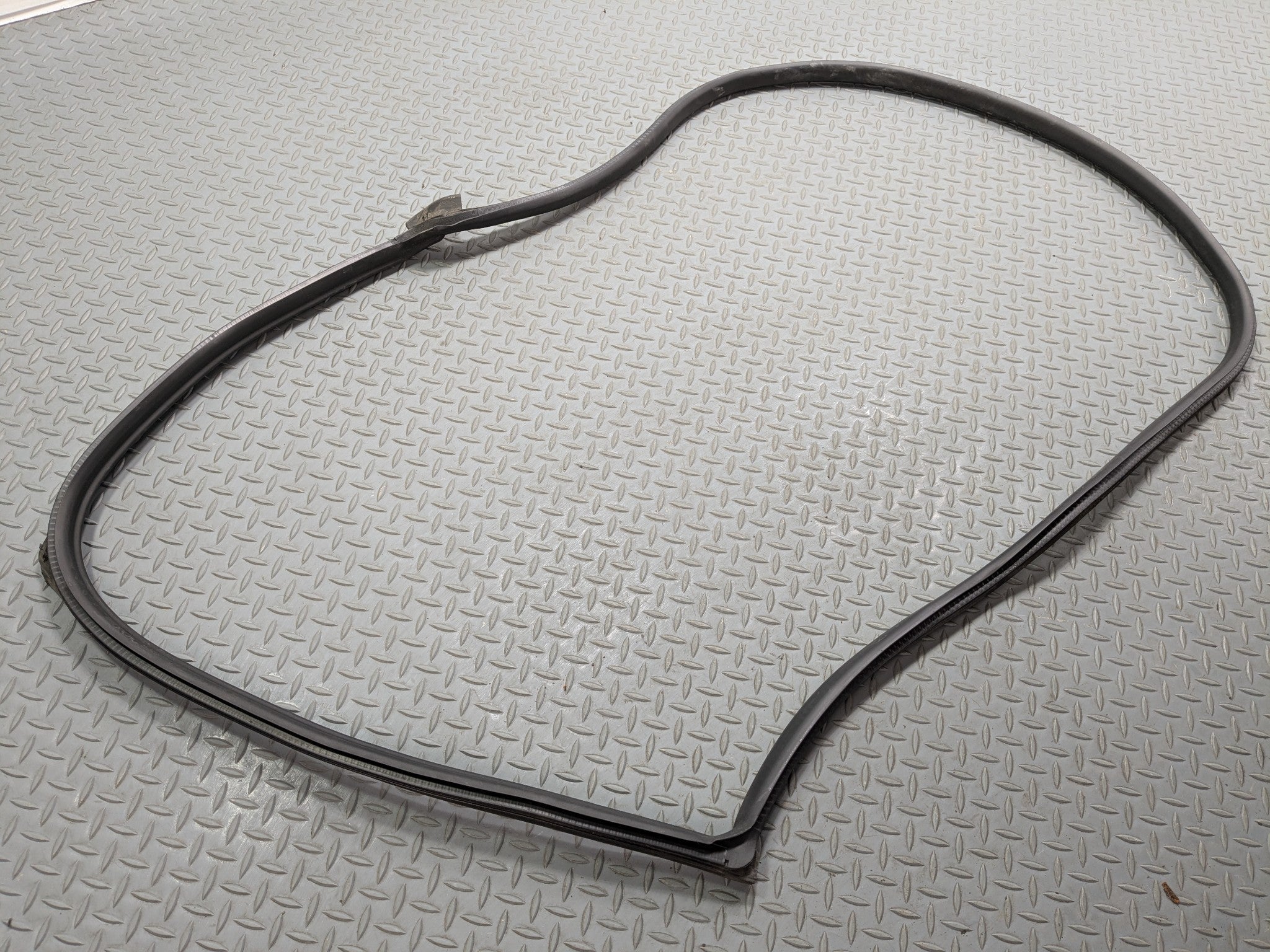 2002 - 2004 OEM MINI COOPER FRONT LEFT SIDE DOOR SEAL WEATHER STRIPPING RUBBER