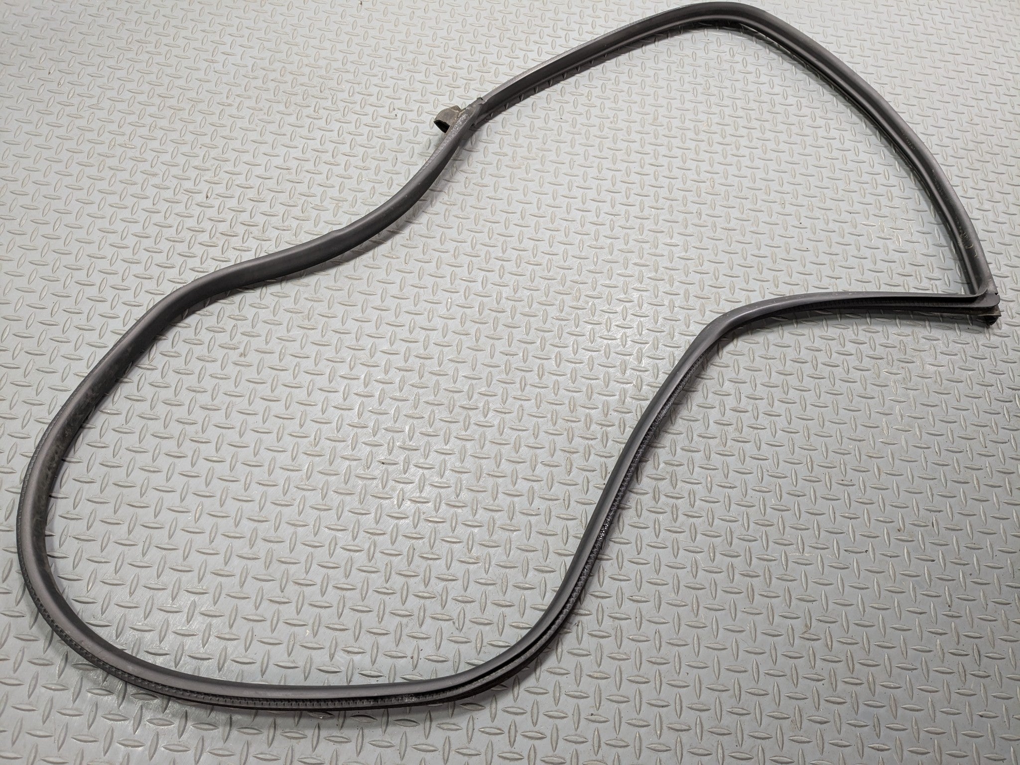 2002 - 2004 OEM MINI COOPER FRONT RIGHT SIDE DOOR SEAL WEATHER STRIPPING RUBBER