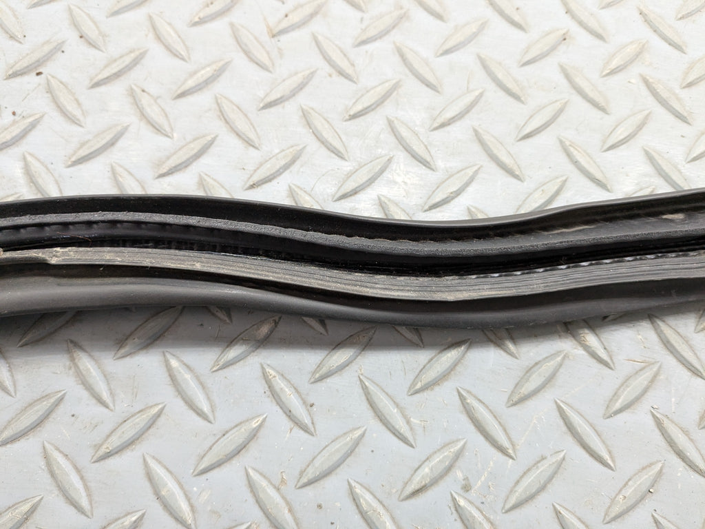 2002 - 2004 OEM MINI COOPER FRONT RIGHT SIDE DOOR SEAL WEATHER STRIPPING RUBBER