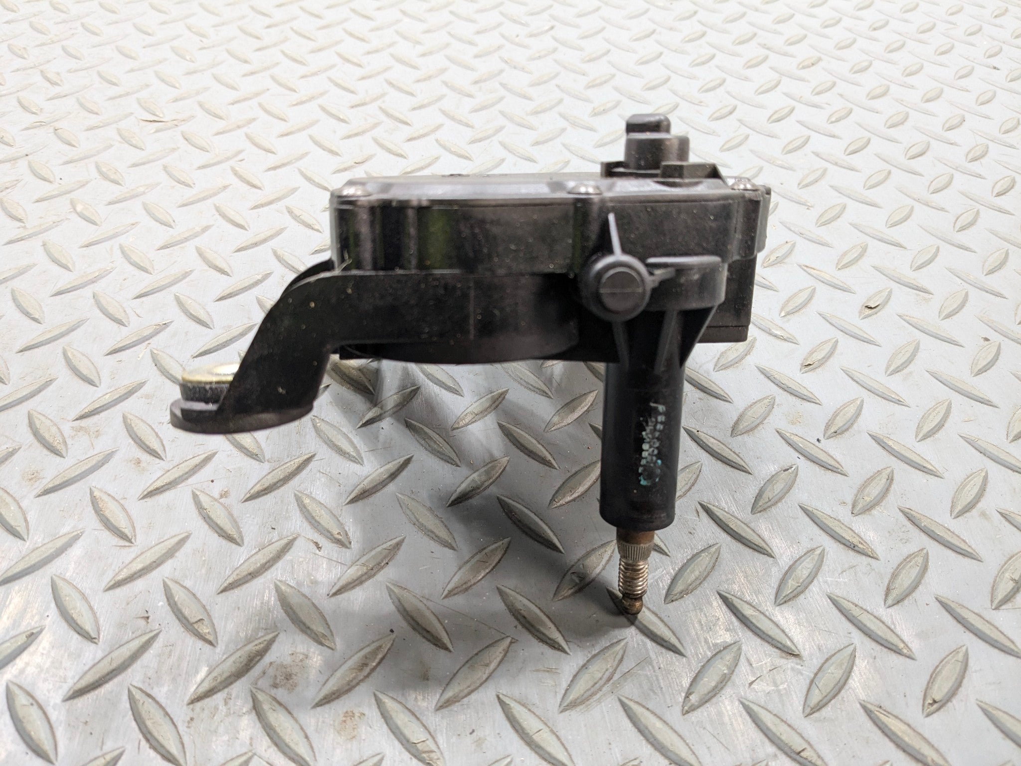 2002 - 2004 OEM MINI COOPER REAR BACK WINDSHIELD GLASS WIPER MOTOR