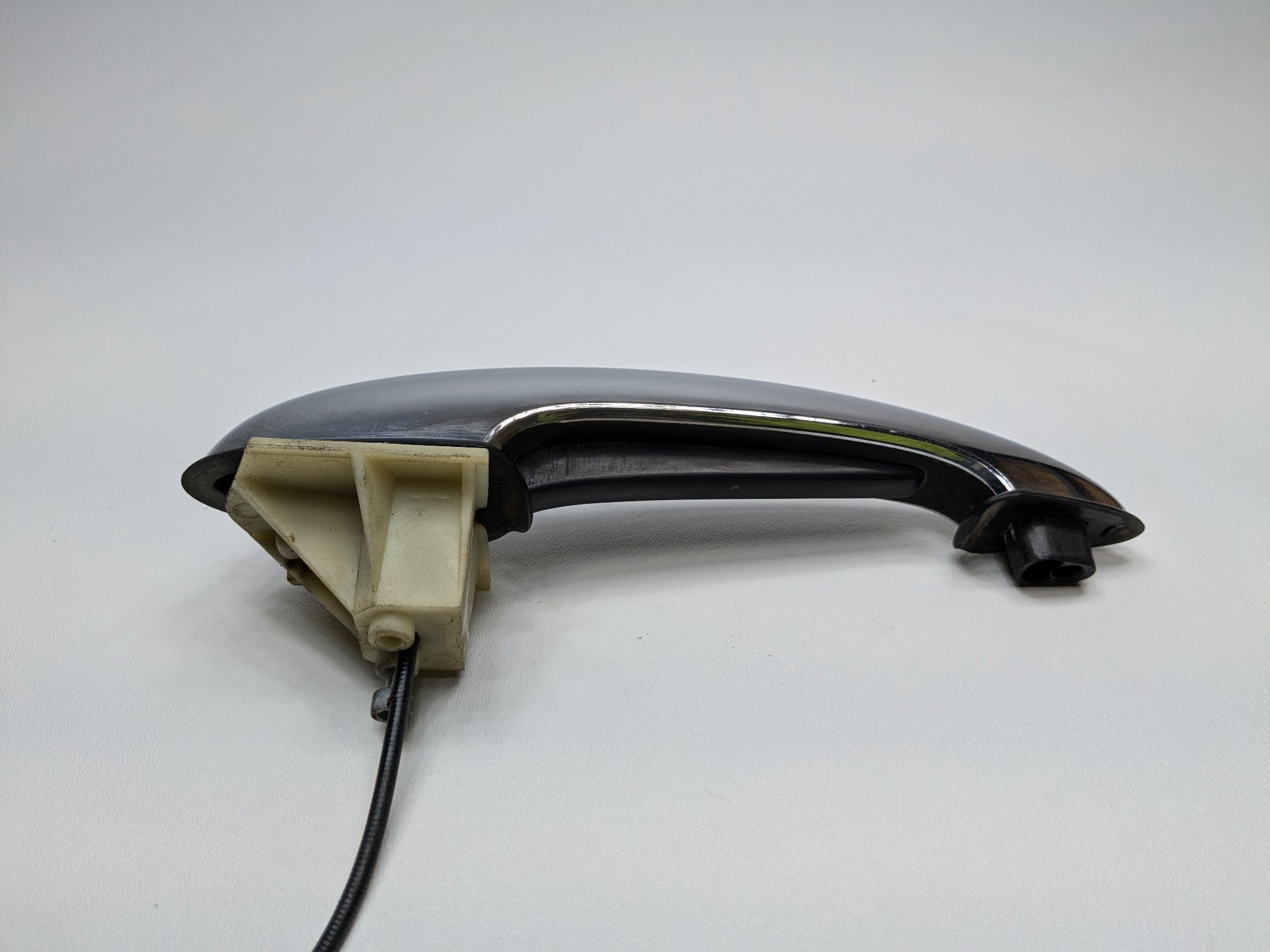 2002 - 2004 OEM MINI COOPER FRONT RIGHT PASSENGER SIDE EXTERIOR DOOR HANDLE