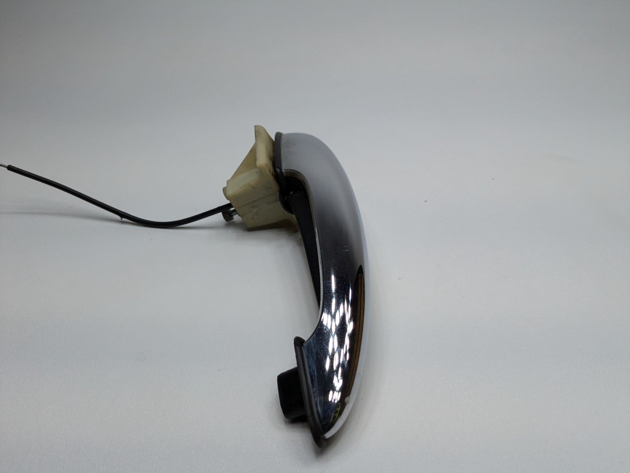 2002 - 2004 OEM MINI COOPER FRONT RIGHT PASSENGER SIDE EXTERIOR DOOR HANDLE