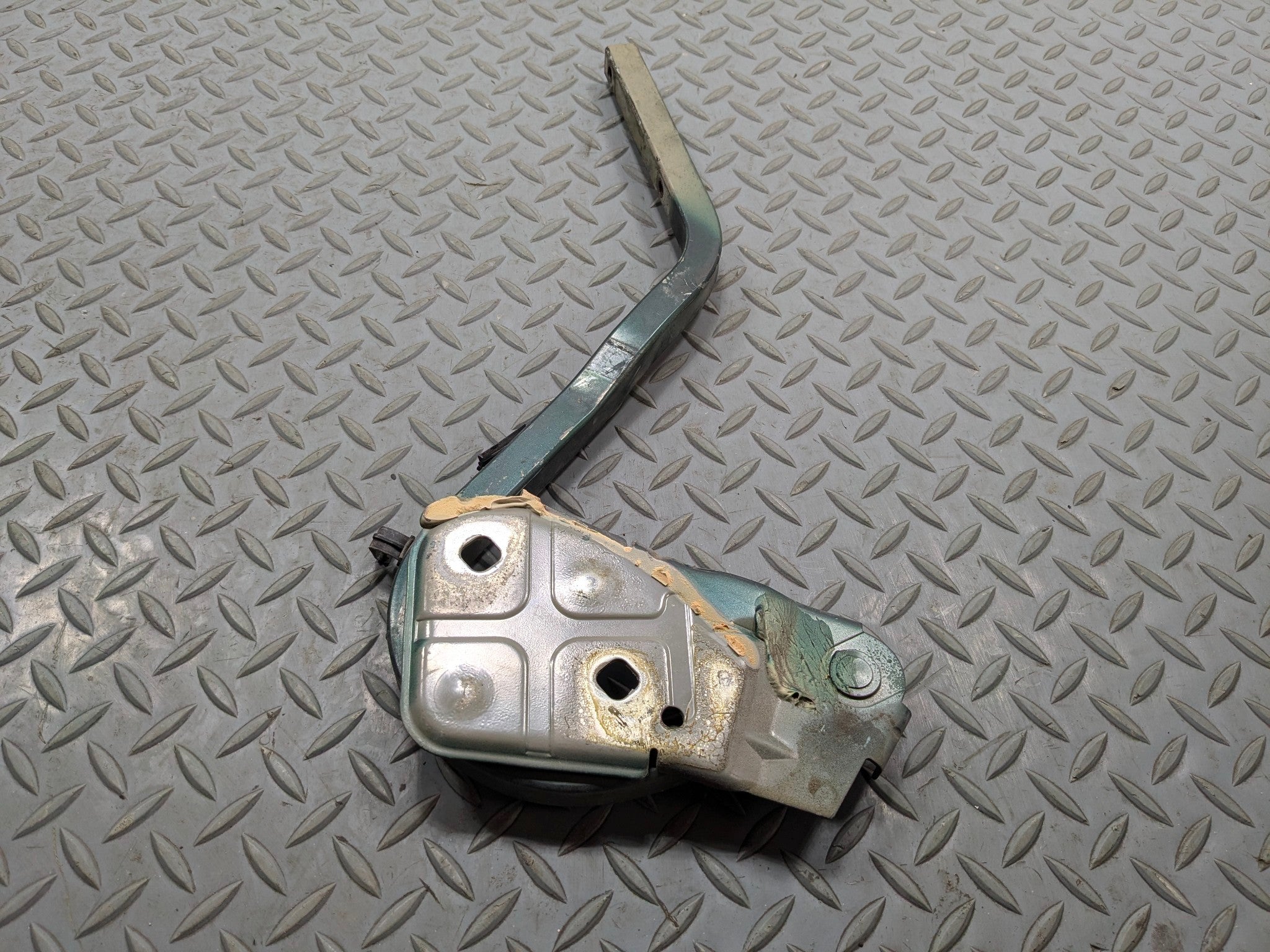 2002 - 2004 OEM MINI COOPER RIGHT PASSENGER SIDE ENGINE BONNET HOOD HINGE