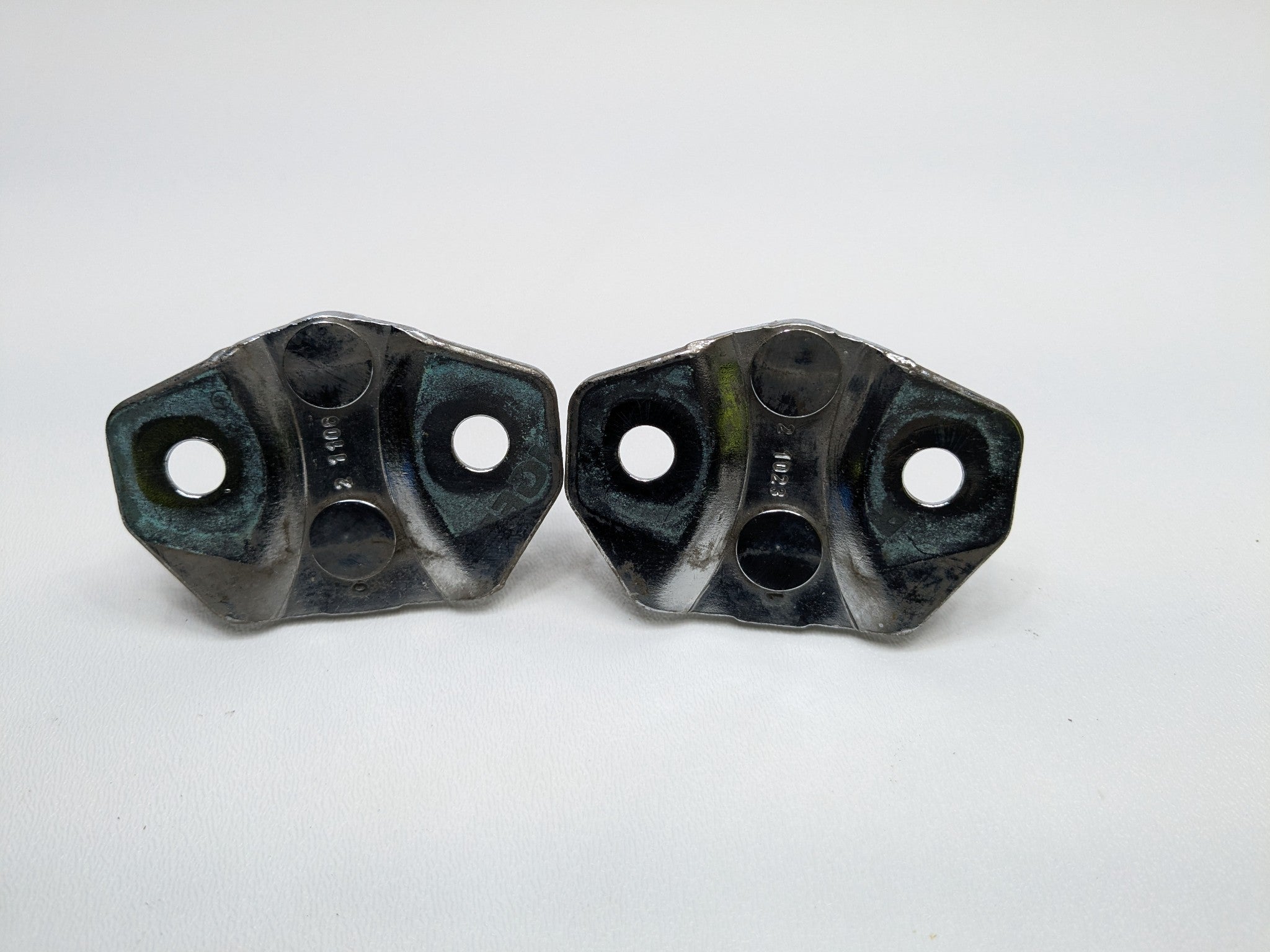 02 - 04 OEM MINI COOPER LEFT AND RIGHT SIDE DOOR LOCK LATCH STRIKER PLATE SET