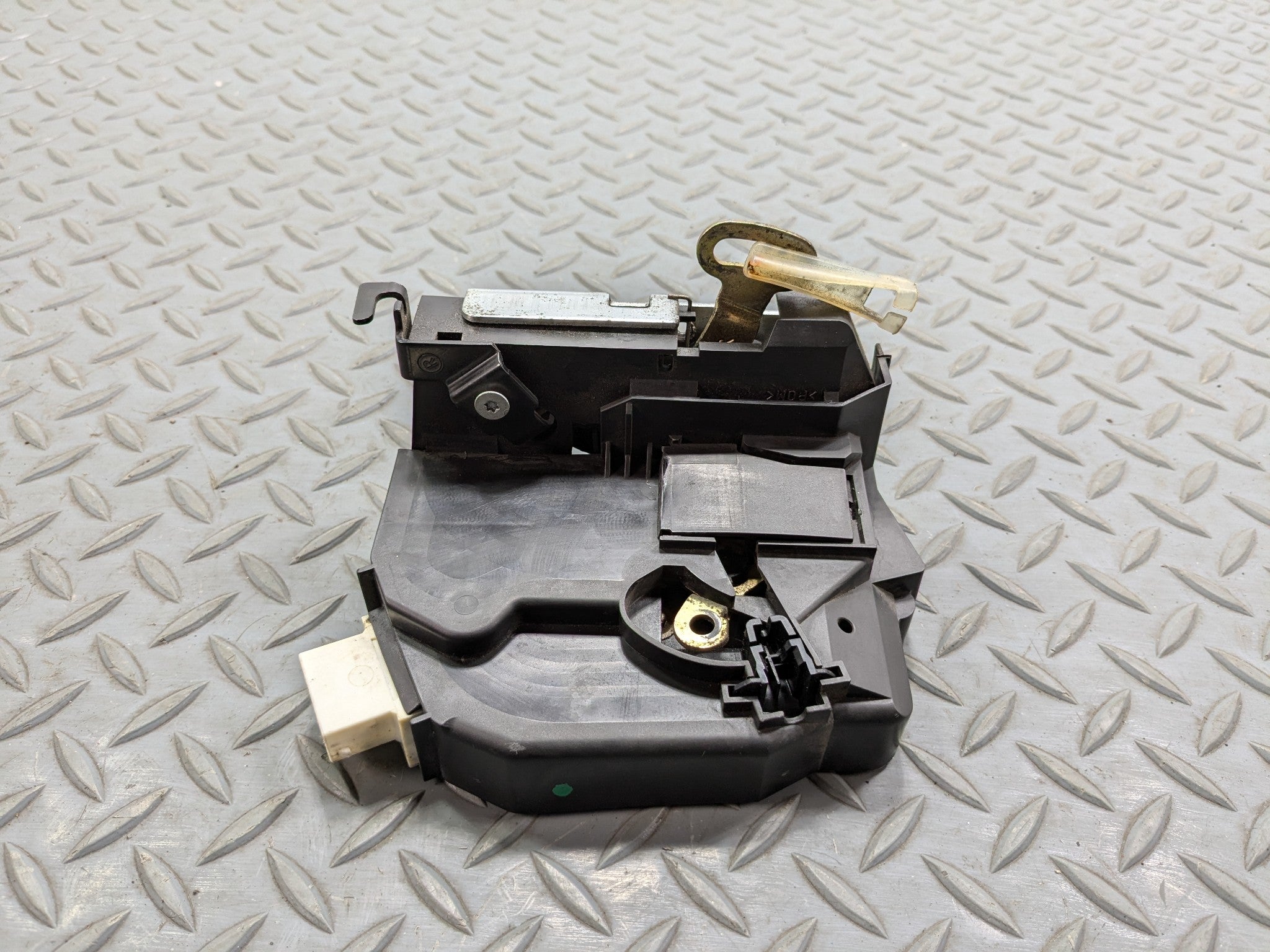 2002 - 2004 OEM MINI COOPER FRONT RIGHT PASSENGER SIDE DOOR LATCH LOCK ACTUATOR