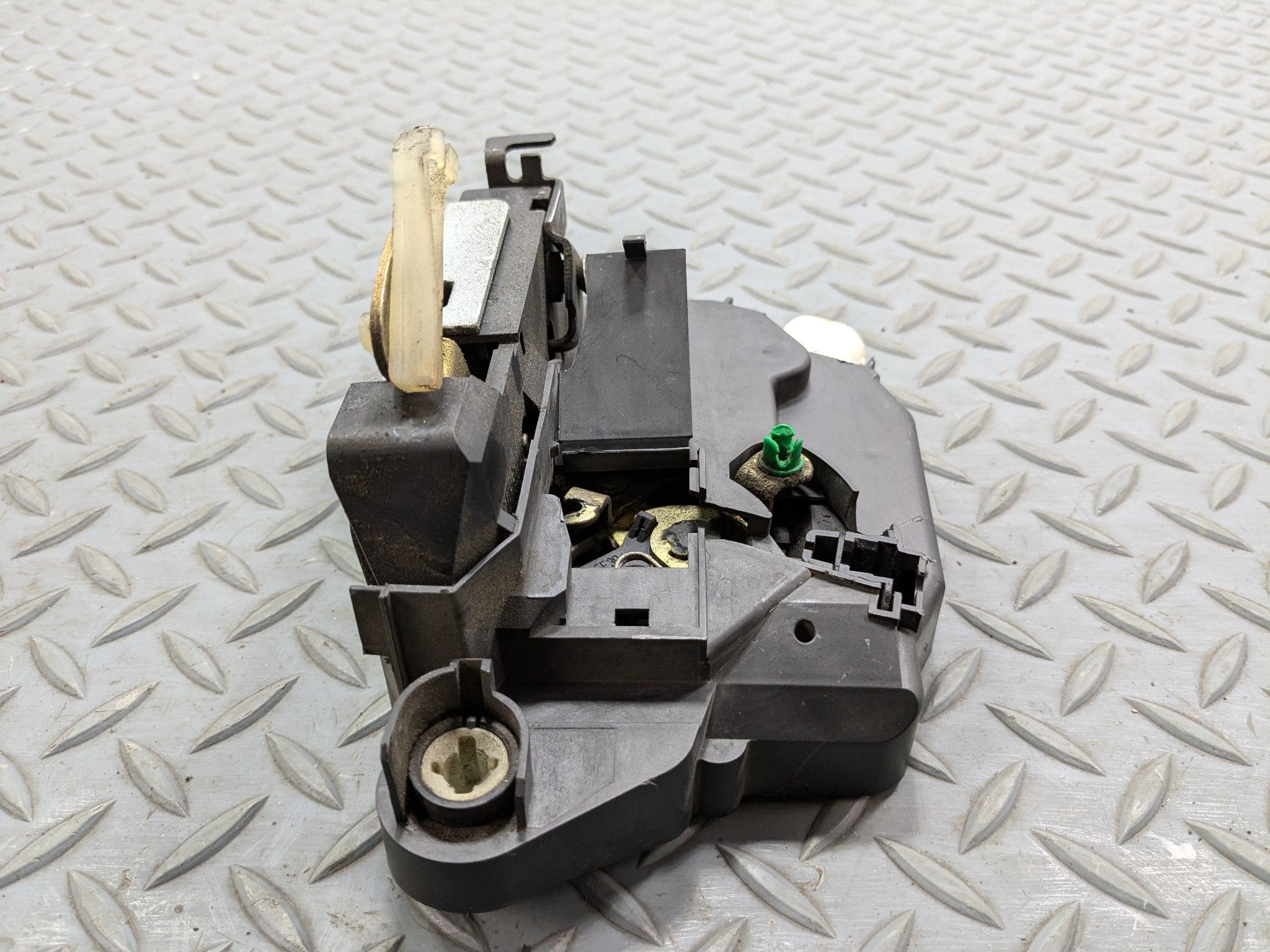 2002 - 2004 OEM MINI COOPER FRONT LEFT DRIVER SIDE DOOR LATCH LOCK ACTUATOR