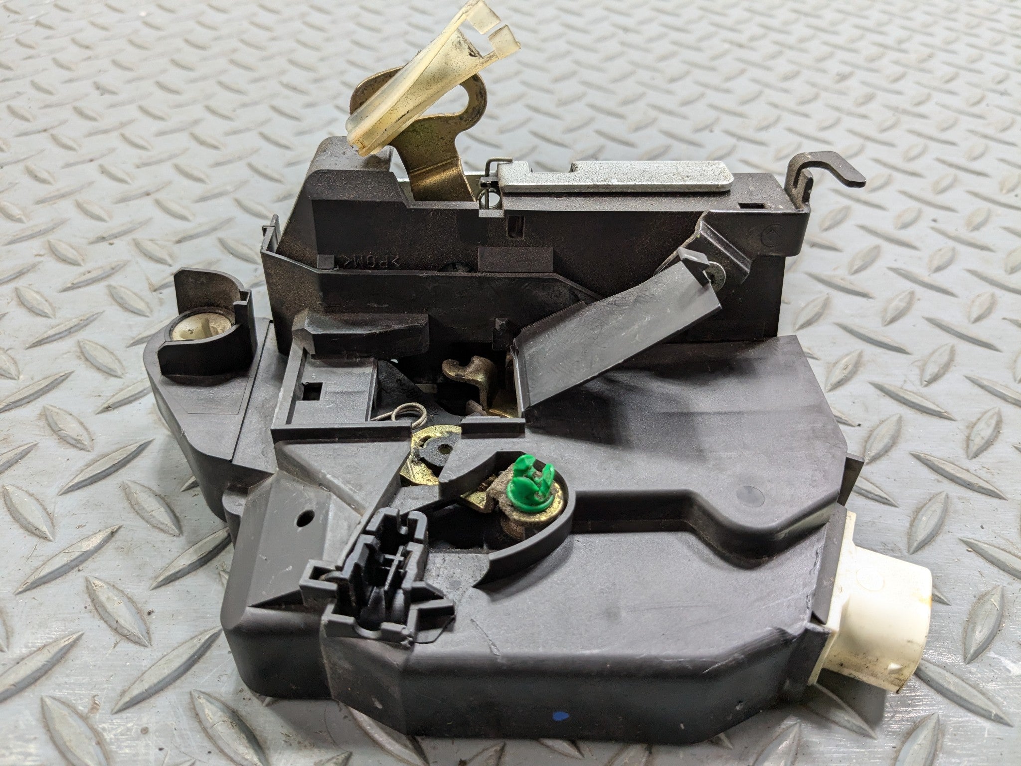 2002 - 2004 OEM MINI COOPER FRONT LEFT DRIVER SIDE DOOR LATCH LOCK ACTUATOR