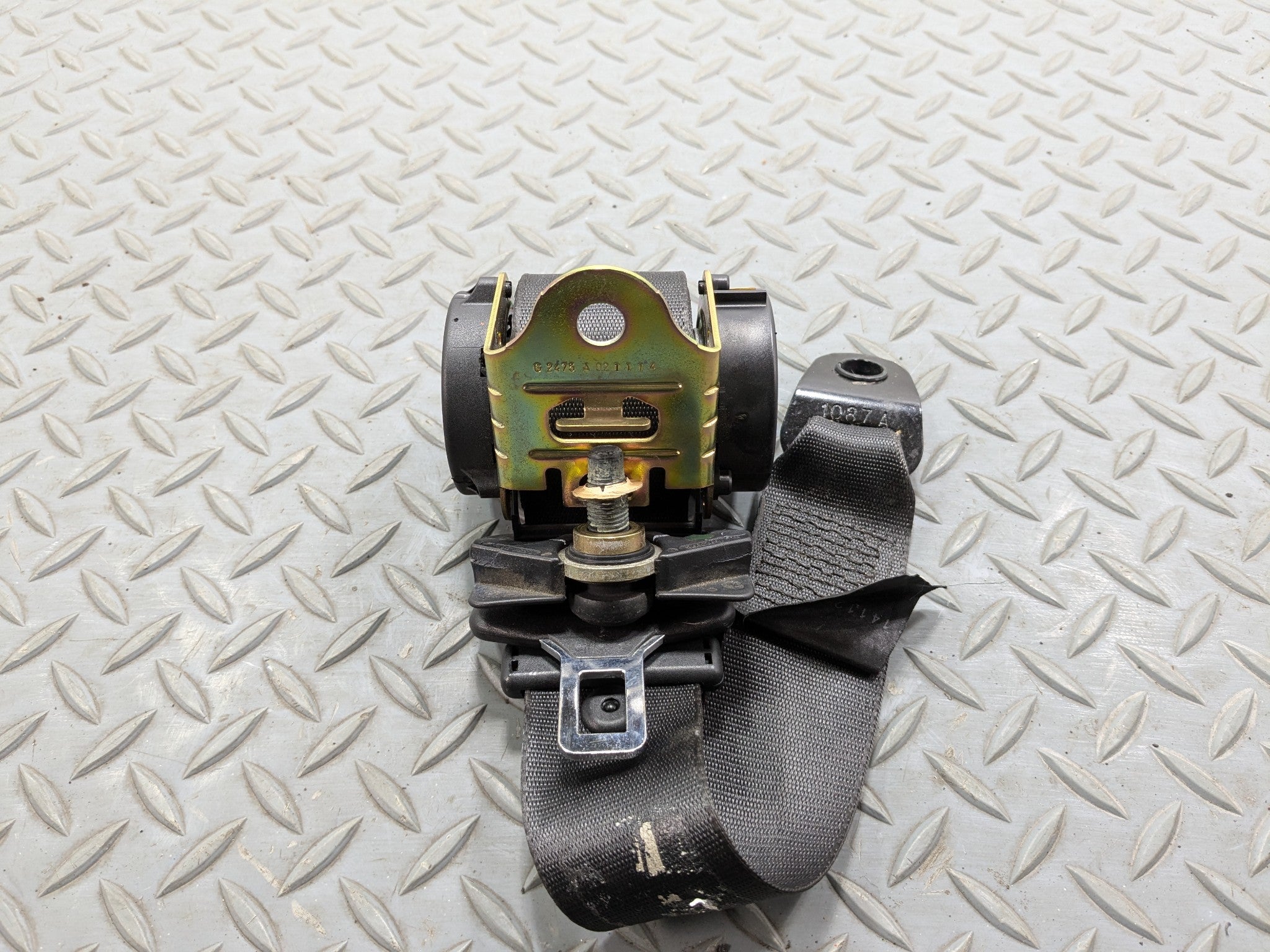 2002 - 2004 OEM MINI COOPER REAR LEFT DRIVER SIDE SEAT BELT RETRACTOR BLACK