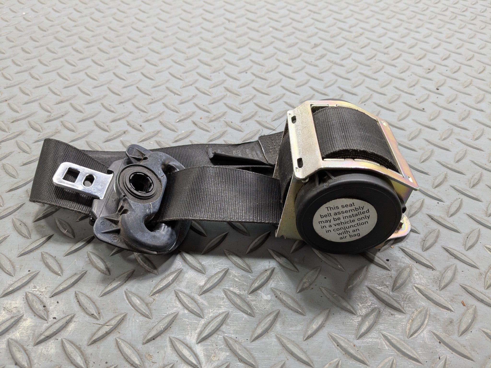 2002 - 2004 OEM MINI COOPER FRONT LEFT DRIVER SIDE SEAT BELT RETRACTOR BLACK