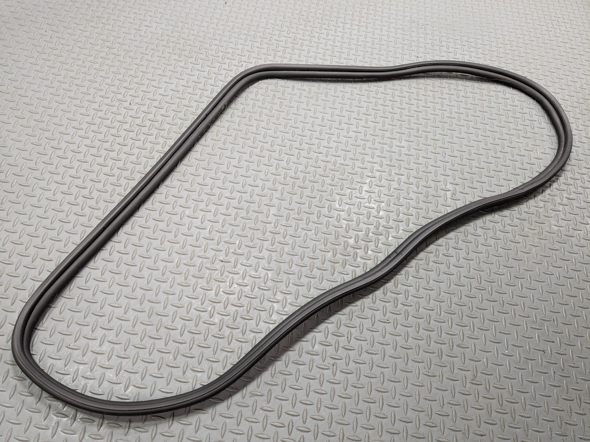 2002 - 2004 OEM MINI COOPER TRUNK LID DOOR SEAL WEATHER STRIPPING RUBBER BLACK