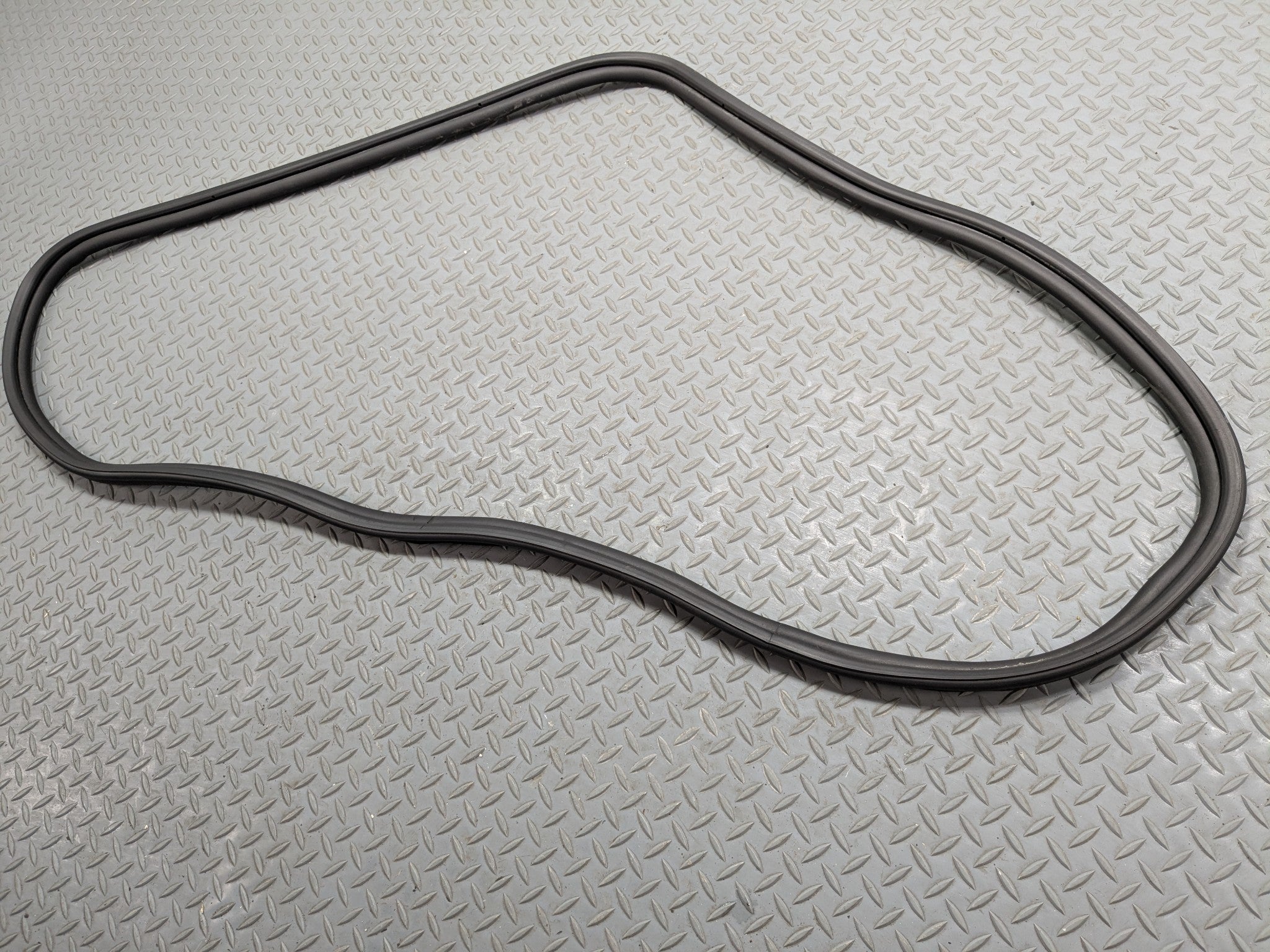 2002 - 2004 OEM MINI COOPER TRUNK LID DOOR SEAL WEATHER STRIPPING RUBBER BLACK