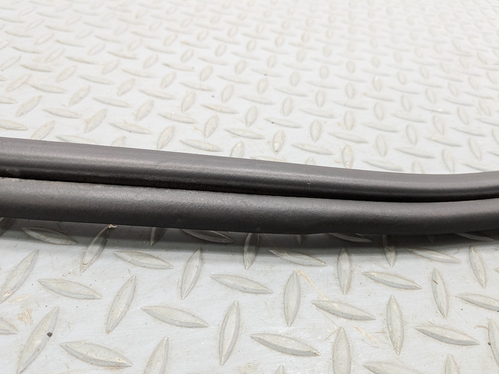 2002 - 2004 OEM MINI COOPER TRUNK LID DOOR SEAL WEATHER STRIPPING RUBBER BLACK