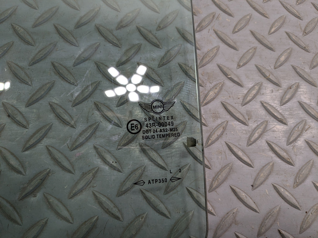 2002 - 2004 OEM MINI COOPER FRONT LEFT DRIVER SIDE DOOR WINDOW GLASS