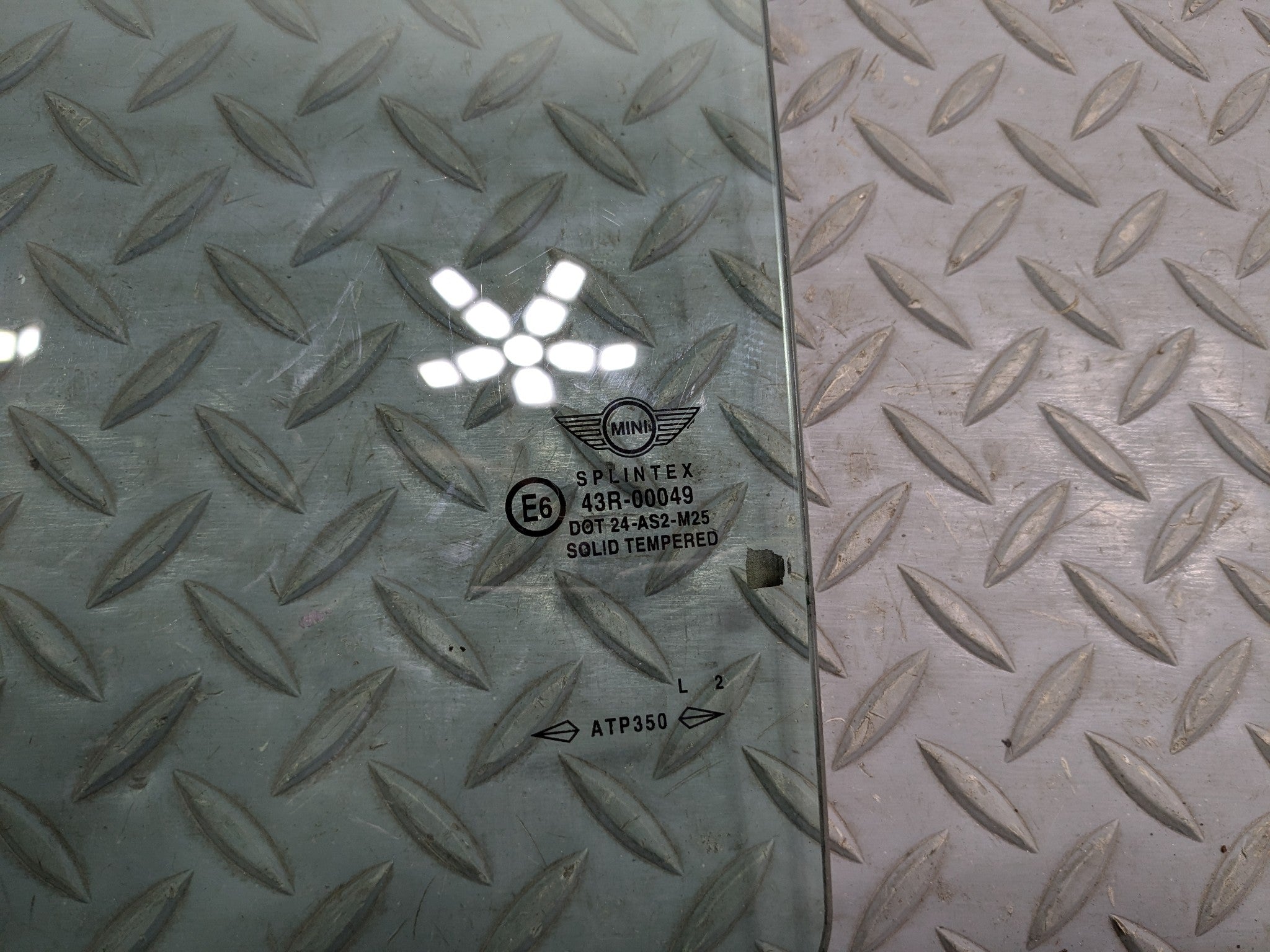 2002 - 2004 OEM MINI COOPER FRONT LEFT DRIVER SIDE DOOR WINDOW GLASS