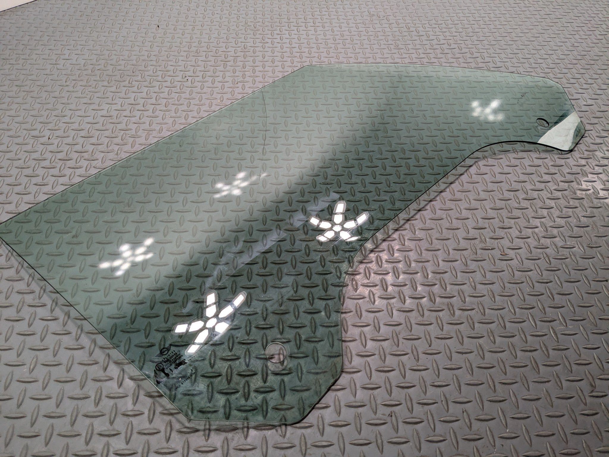 2002 - 2004 OEM MINI COOPER FRONT RIGHT PASSENGER SIDE DOOR WINDOW GLASS