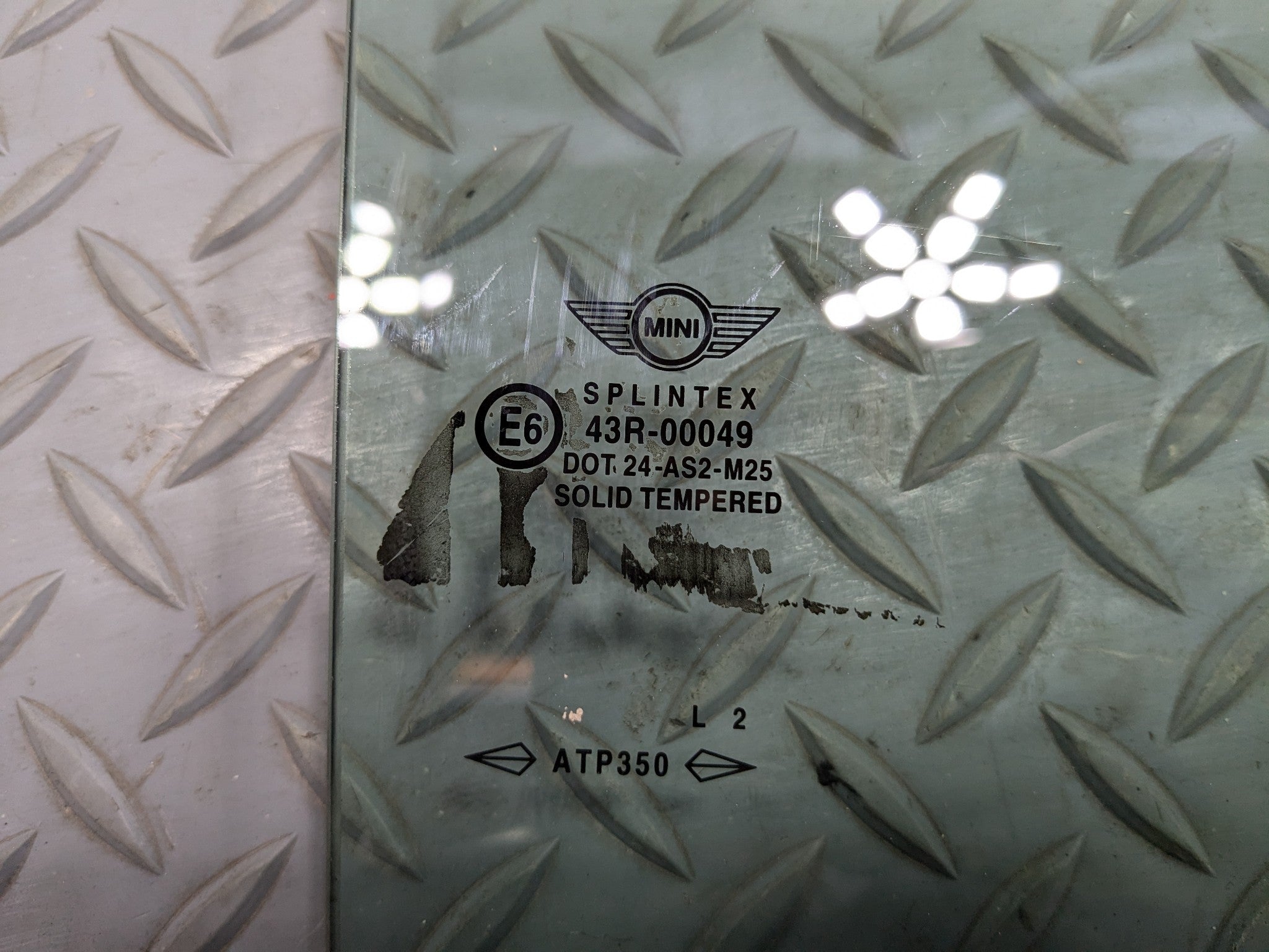 2002 - 2004 OEM MINI COOPER FRONT RIGHT PASSENGER SIDE DOOR WINDOW GLASS