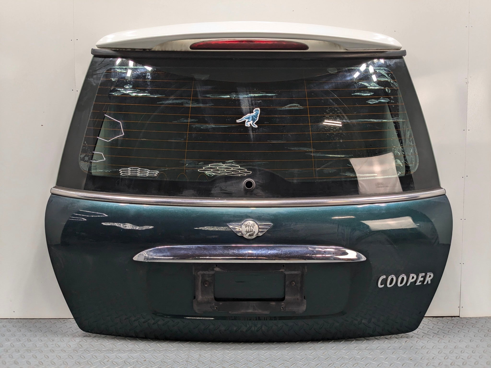 2002 - 2004 OEM MINI COOPER TAILGATE LIFTGATE SHELL PANEL WITH GLASS ASSEMBLY