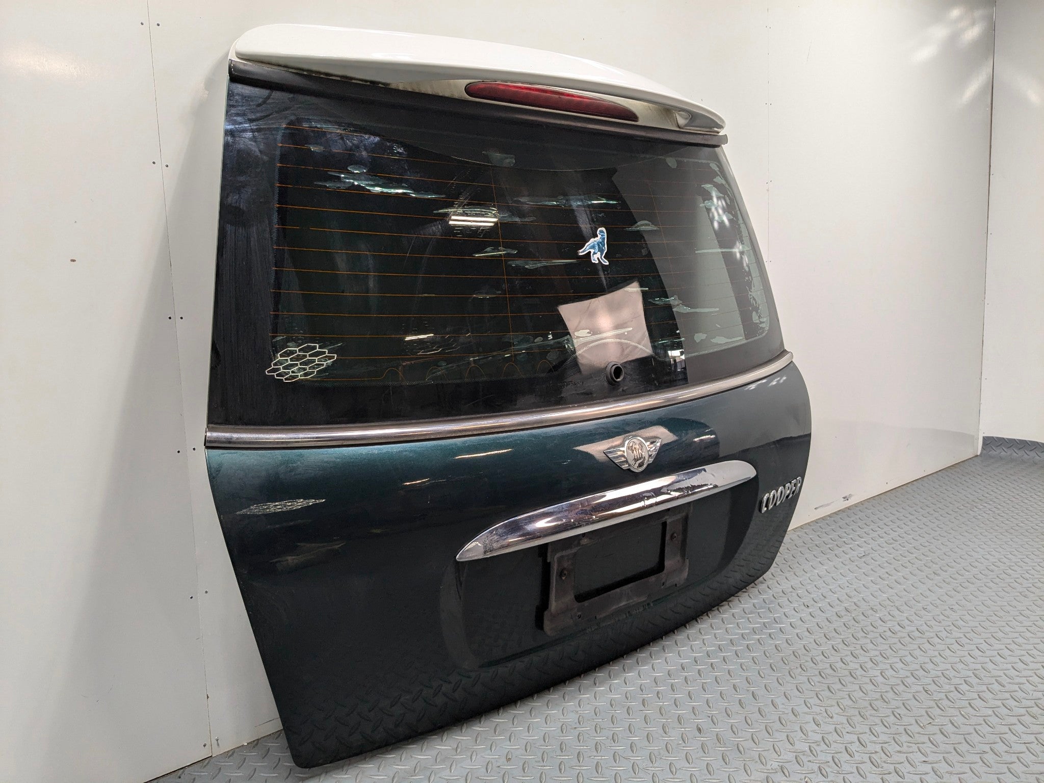 2002 - 2004 OEM MINI COOPER TAILGATE LIFTGATE SHELL PANEL WITH GLASS ASSEMBLY