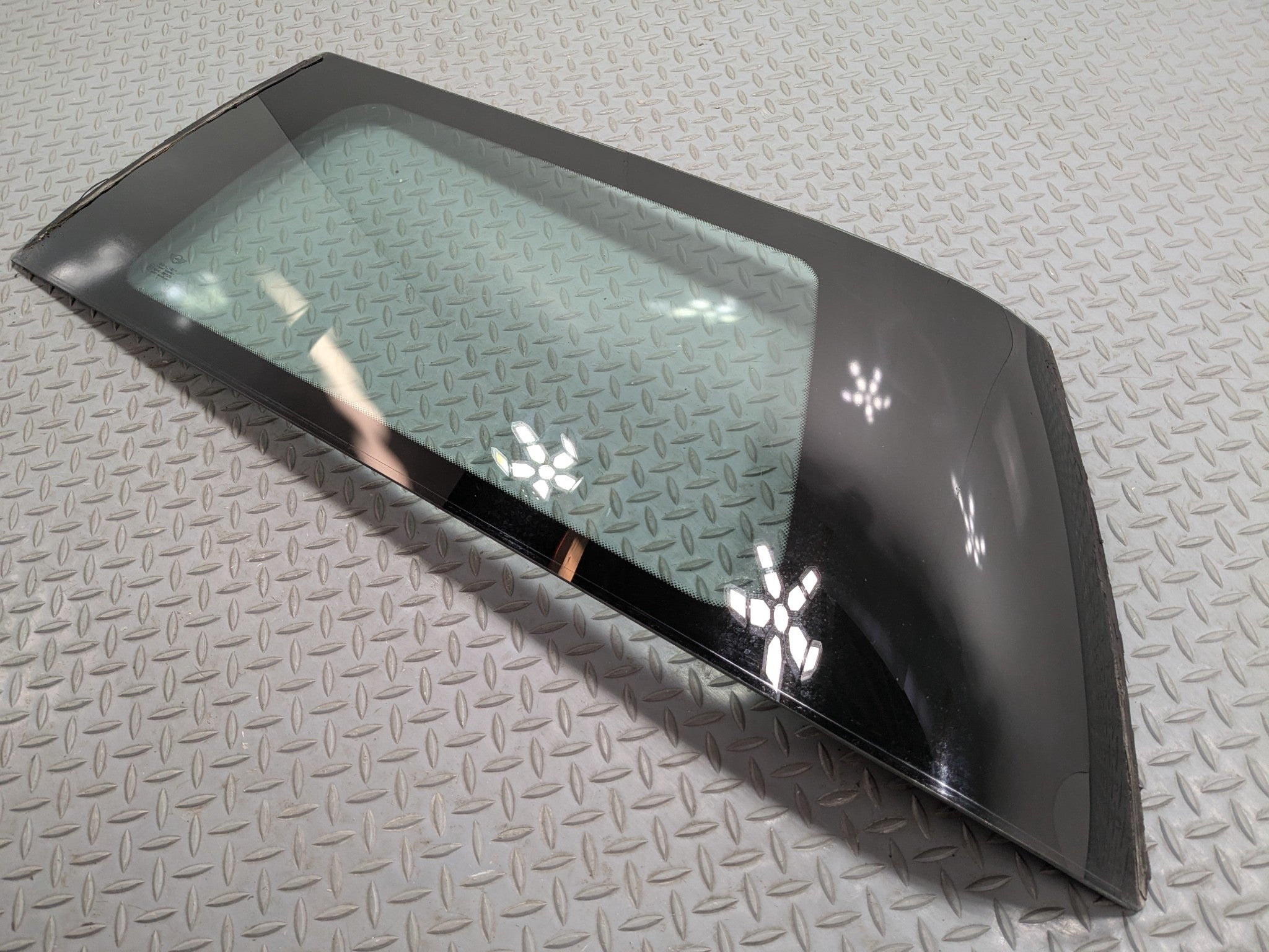 2002 - 2004 OEM MINI COOPER REAR LEFT DRIVER SIDE QUARTER WINDOW GLASS