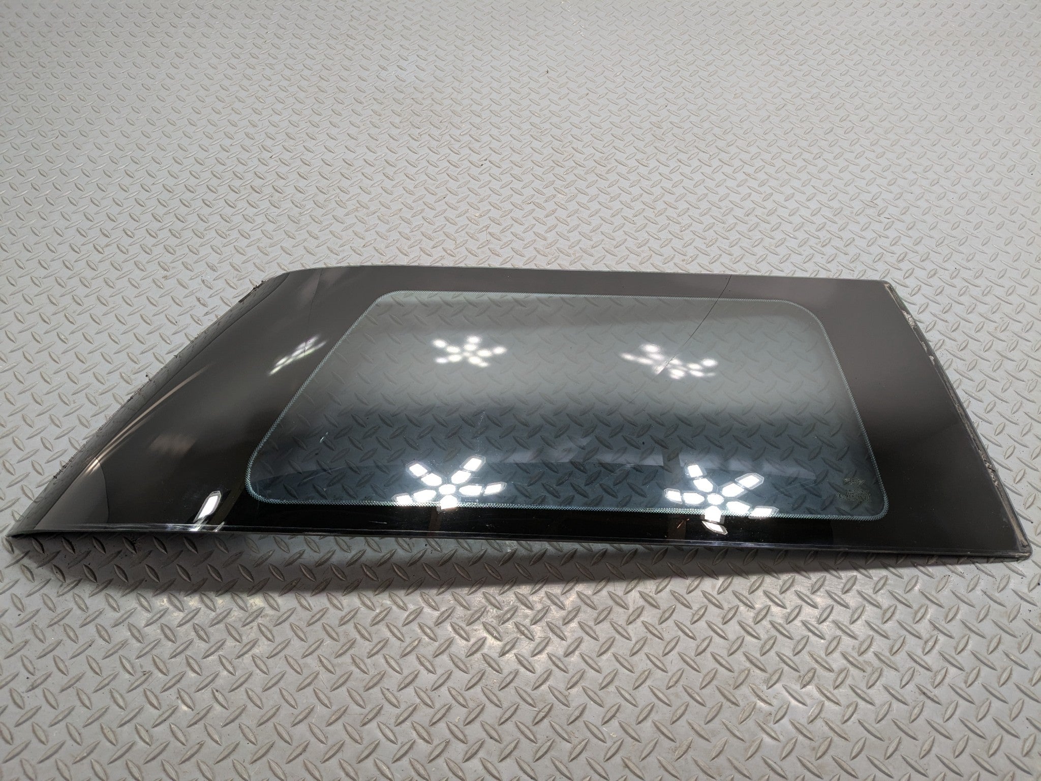 2002 - 2004 OEM MINI COOPER REAR RIGHT PASSENGER SIDE QUARTER WINDOW GLASS