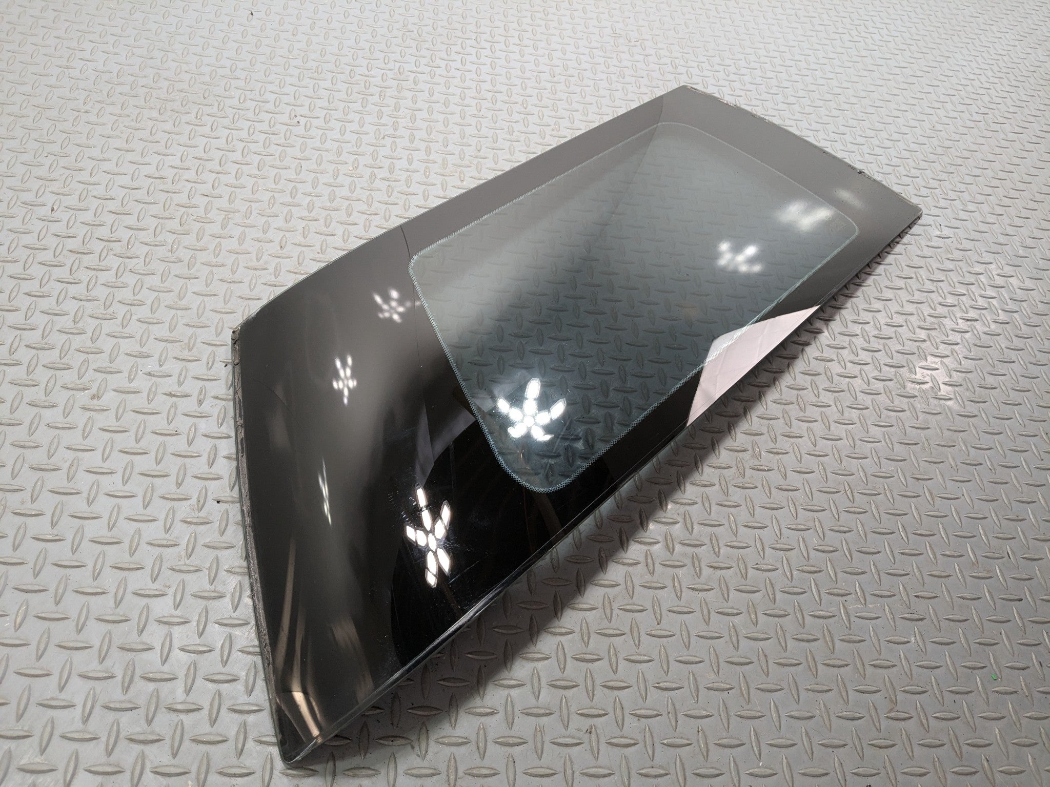 2002 - 2004 OEM MINI COOPER REAR RIGHT PASSENGER SIDE QUARTER WINDOW GLASS