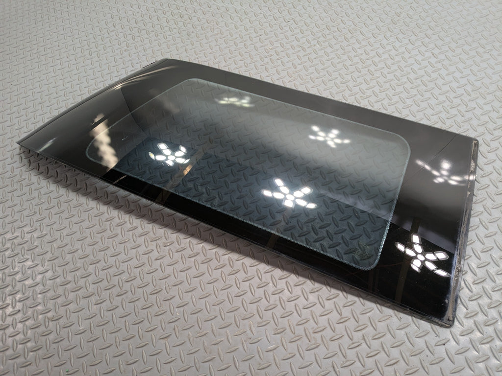 2002 - 2004 OEM MINI COOPER REAR RIGHT PASSENGER SIDE QUARTER WINDOW GLASS