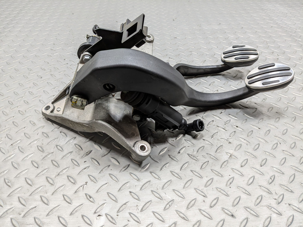 2002 - 2004 OEM MINI COOPER MANUAL TRANSMISSION CLUTCH AND BRAKE PEDAL ASSEMBLY