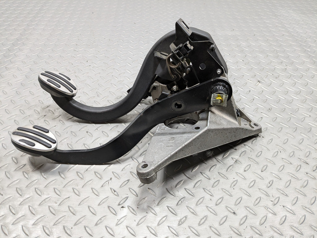 2002 - 2004 OEM MINI COOPER MANUAL TRANSMISSION CLUTCH AND BRAKE PEDAL ASSEMBLY