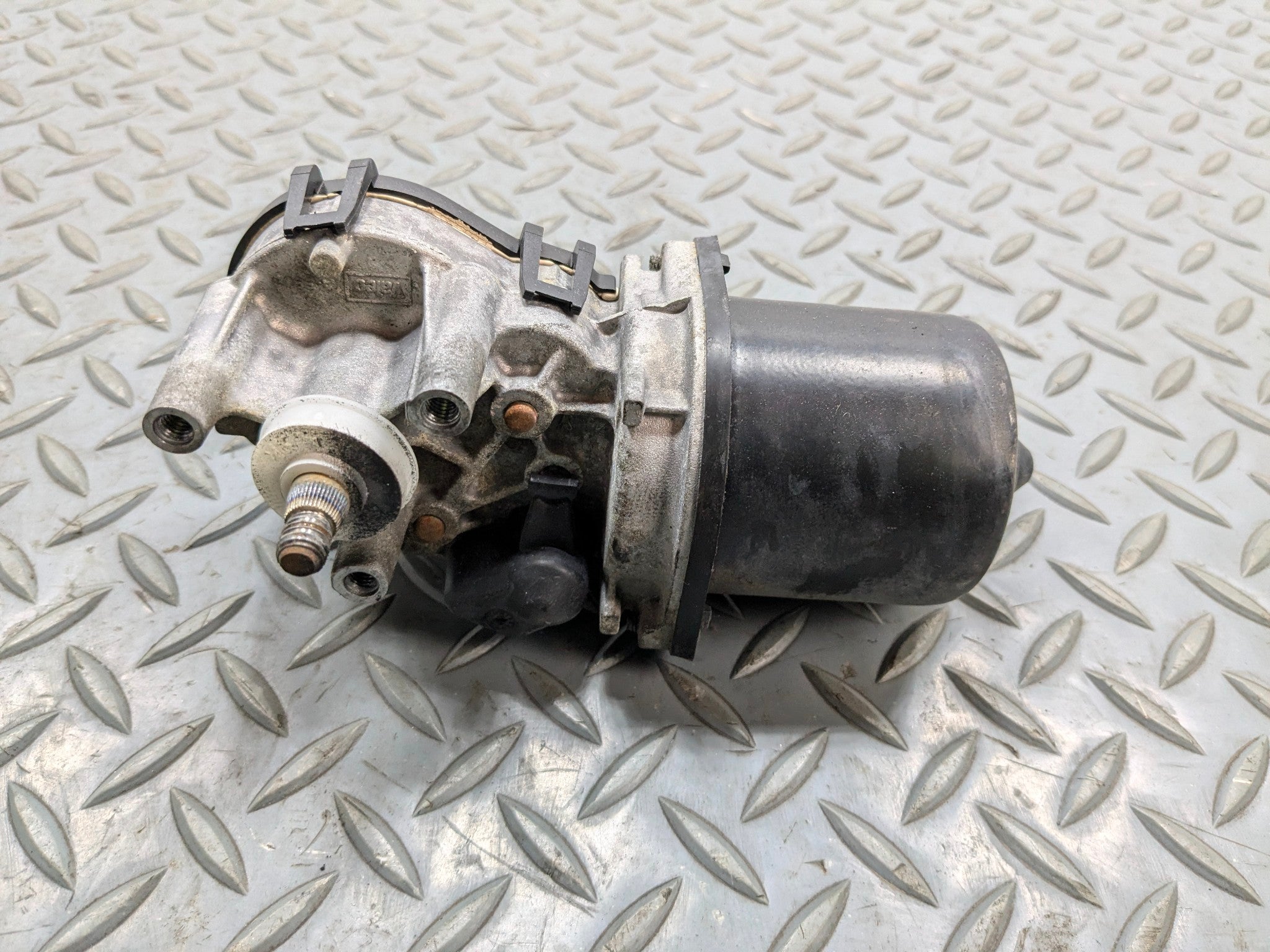 2002 - 2004 OEM MINI COOPER FRONT WINDSHIELD WIPER MOTOR