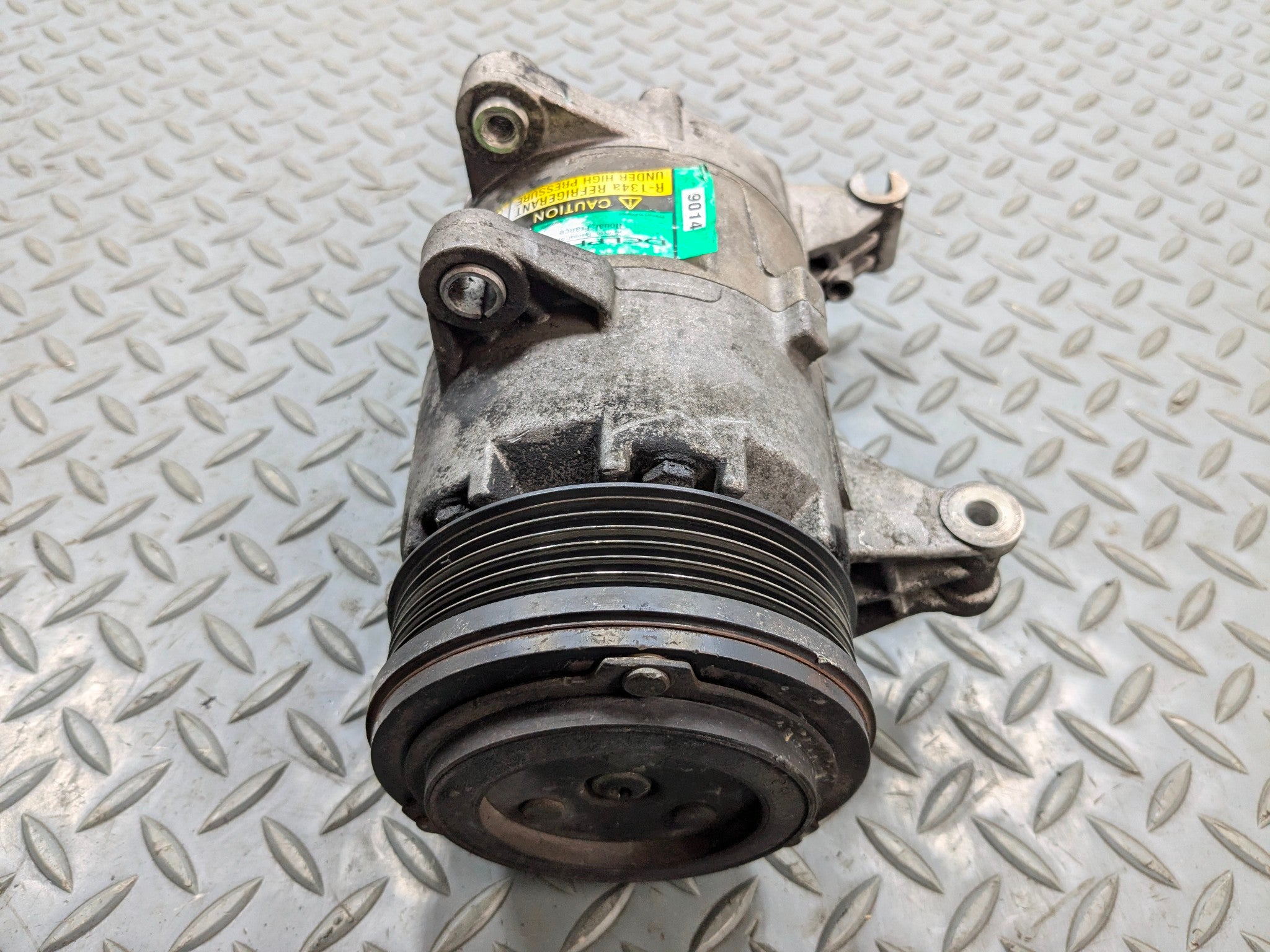 2002 - 2004 OEM MINI COOPER AIR CONDITIONING AC COMPRESSOR ASSEMBLY