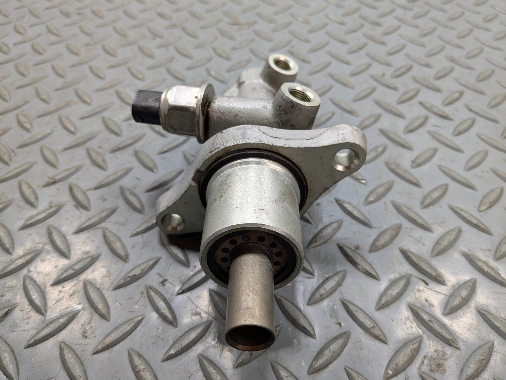 2002 - 2004 OEM MINI COOPER BRAKE MASTER CYLINDER