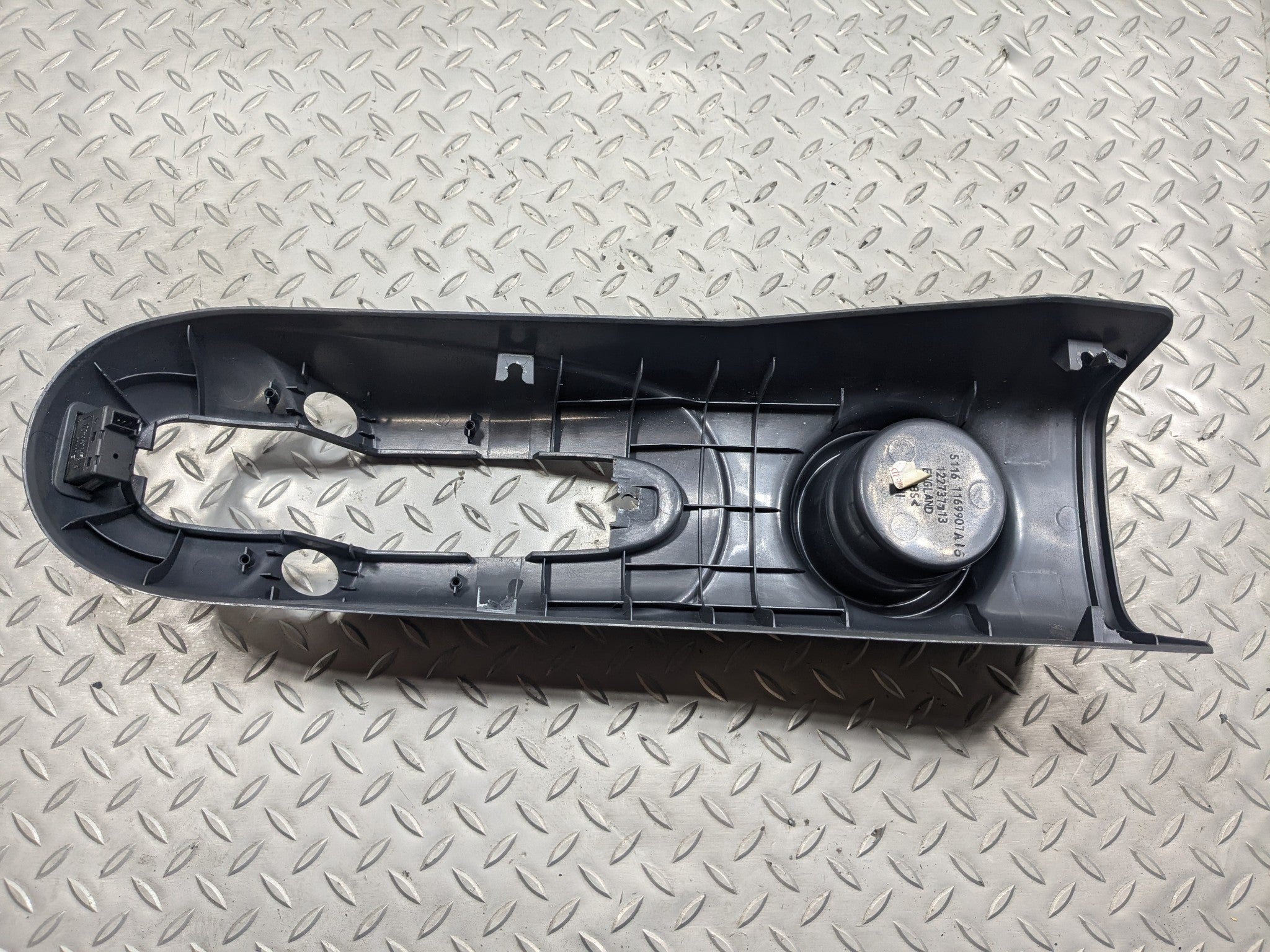02 - 04 OEM MINI COOPER CENTER CONSOLE ARMREST LID STORAGE TOP CUP HOLDER BLACK